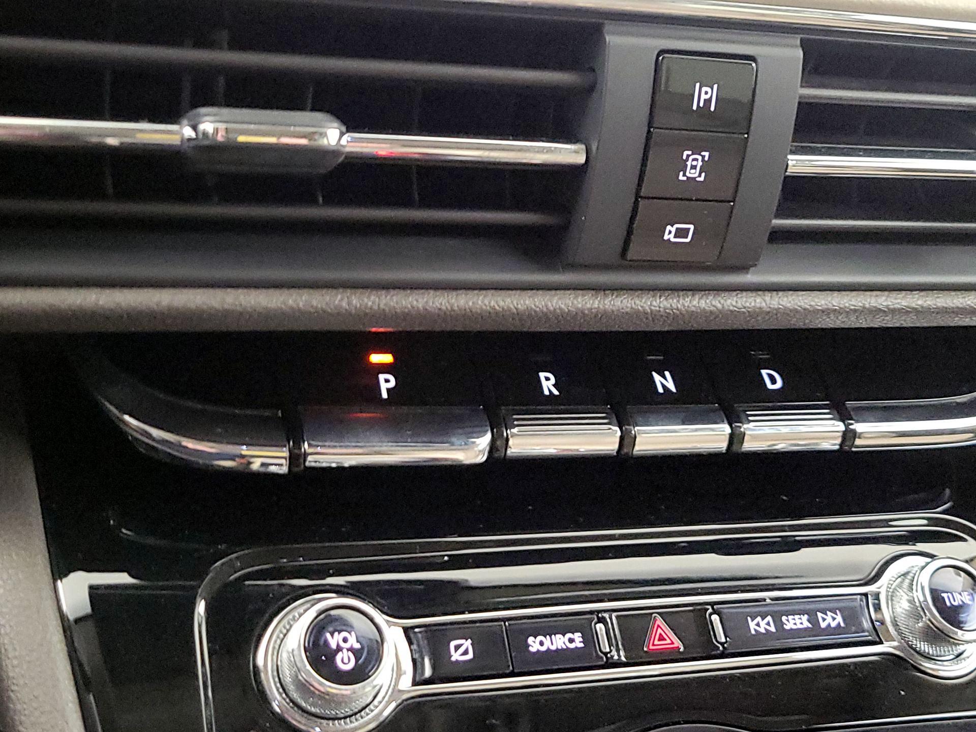 Thumbnail: 2021 Lincoln Corsair - 18