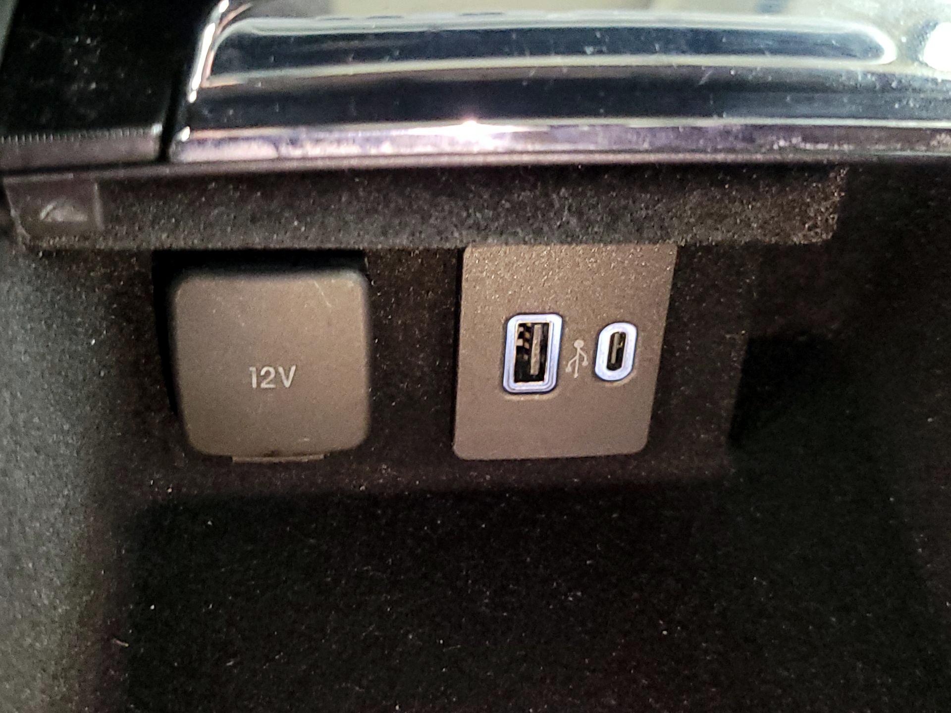 Thumbnail: 2021 Lincoln Corsair - 19