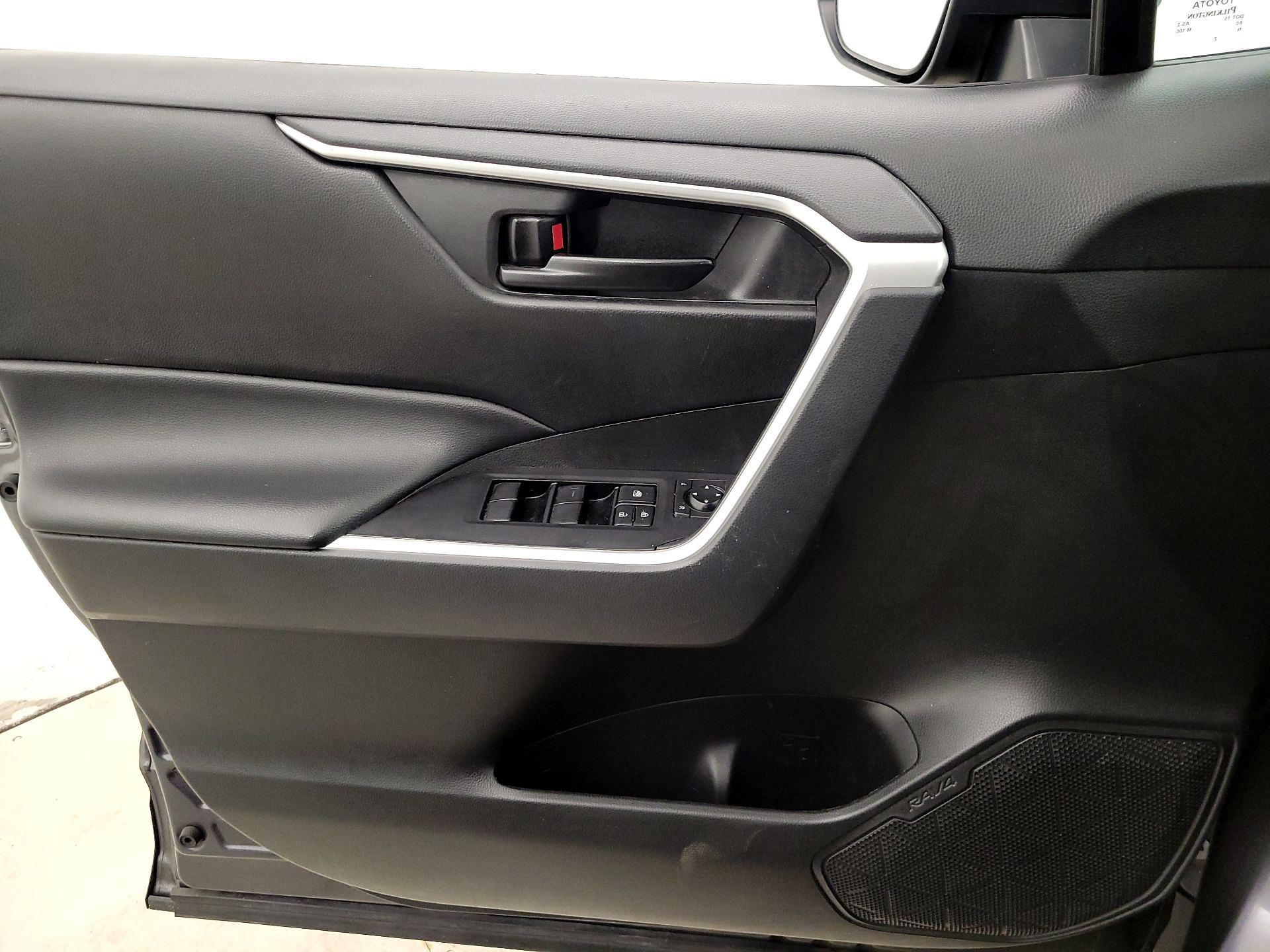 Thumbnail: 2023 Toyota RAV4 - 12