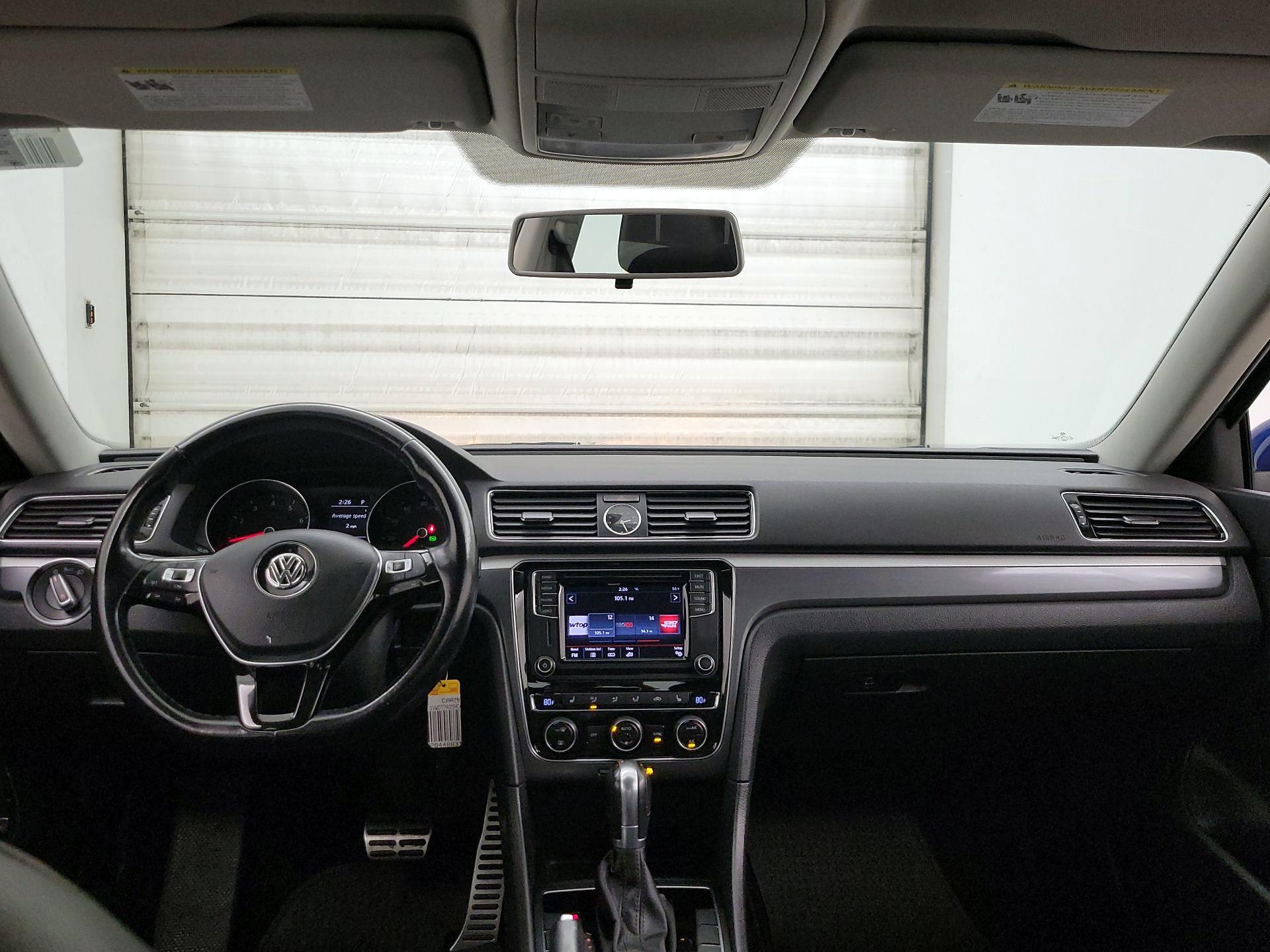 Thumbnail: 2017 Volkswagen Passat - 9