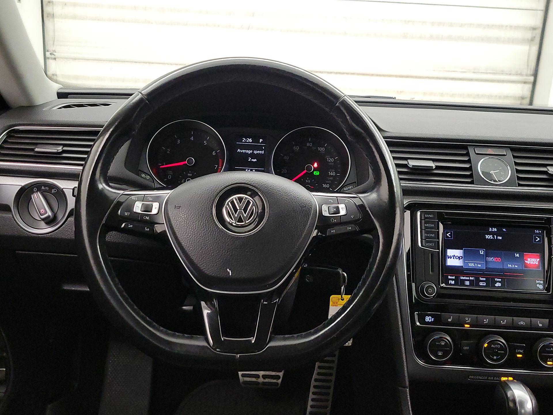 Thumbnail: 2017 Volkswagen Passat - 10