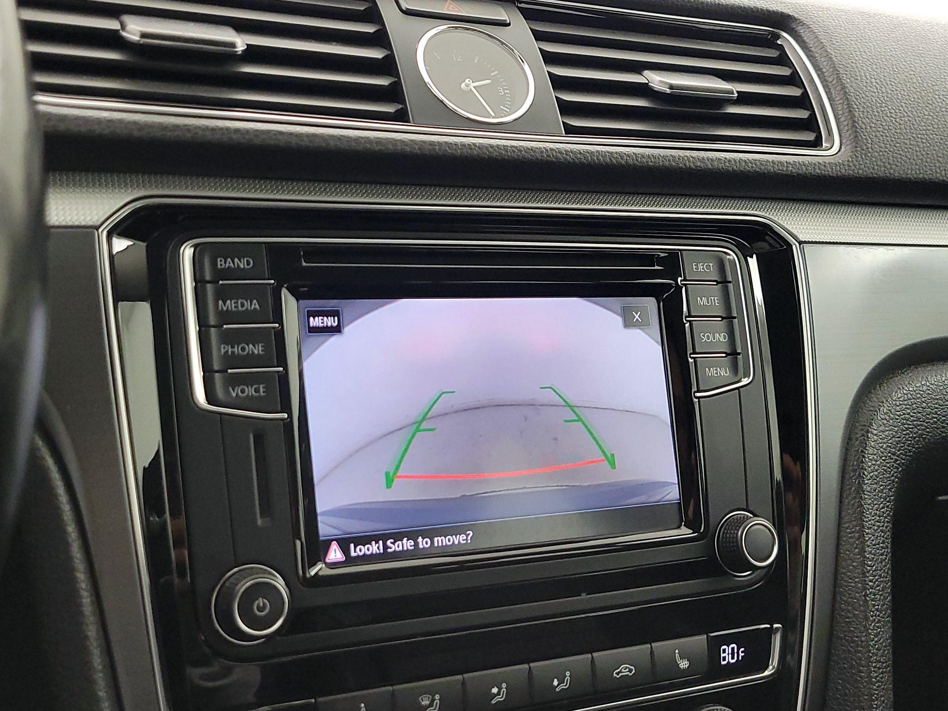 Thumbnail: 2017 Volkswagen Passat - 14