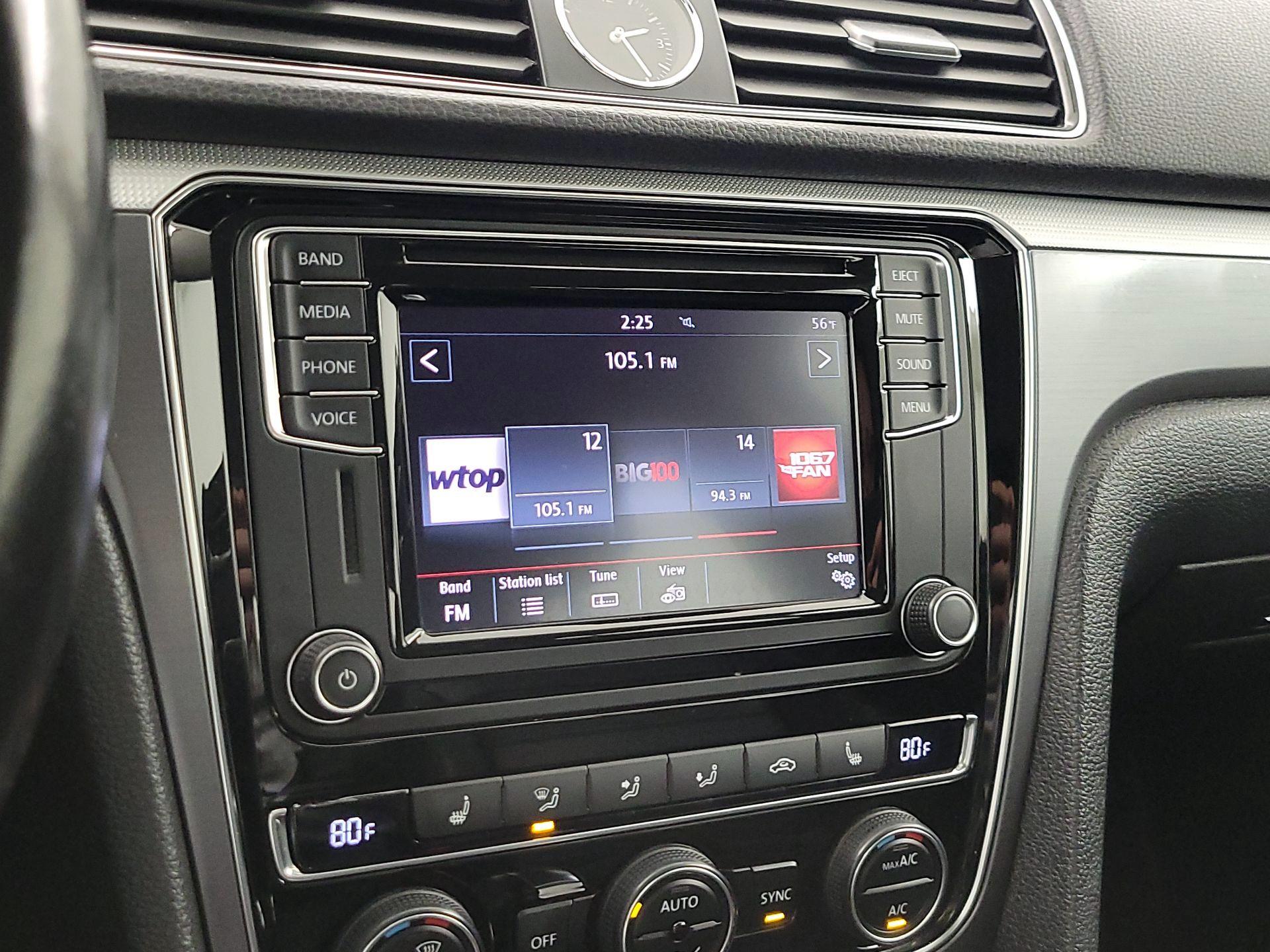 Thumbnail: 2017 Volkswagen Passat - 15