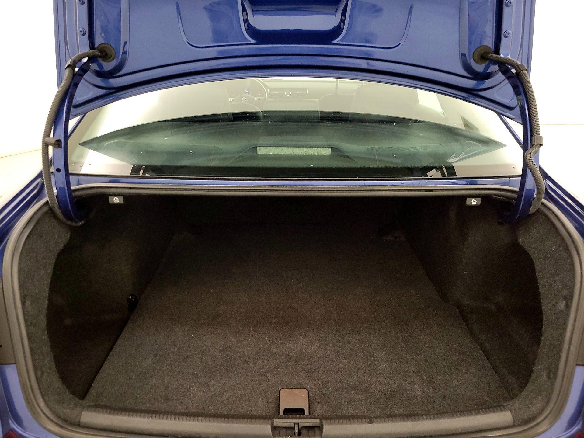 Thumbnail: 2017 Volkswagen Passat - 20