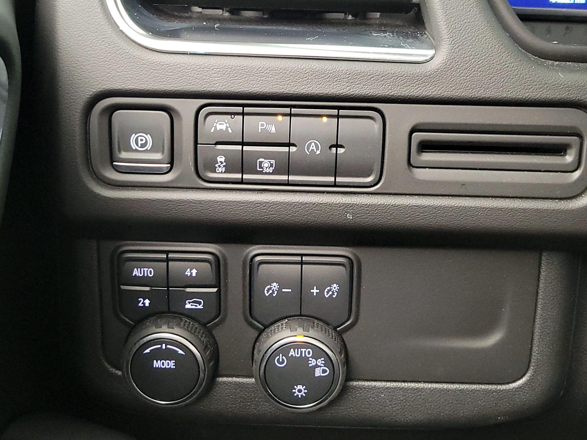 Thumbnail: 2024 Chevrolet Suburban - 13