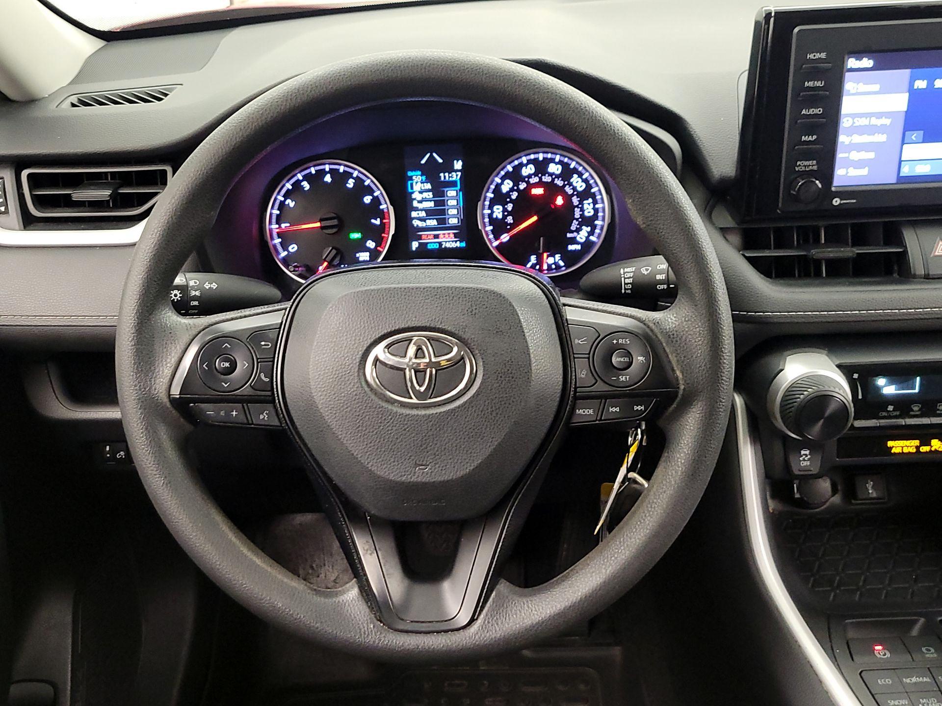 Thumbnail: 2020 Toyota RAV4 - 10