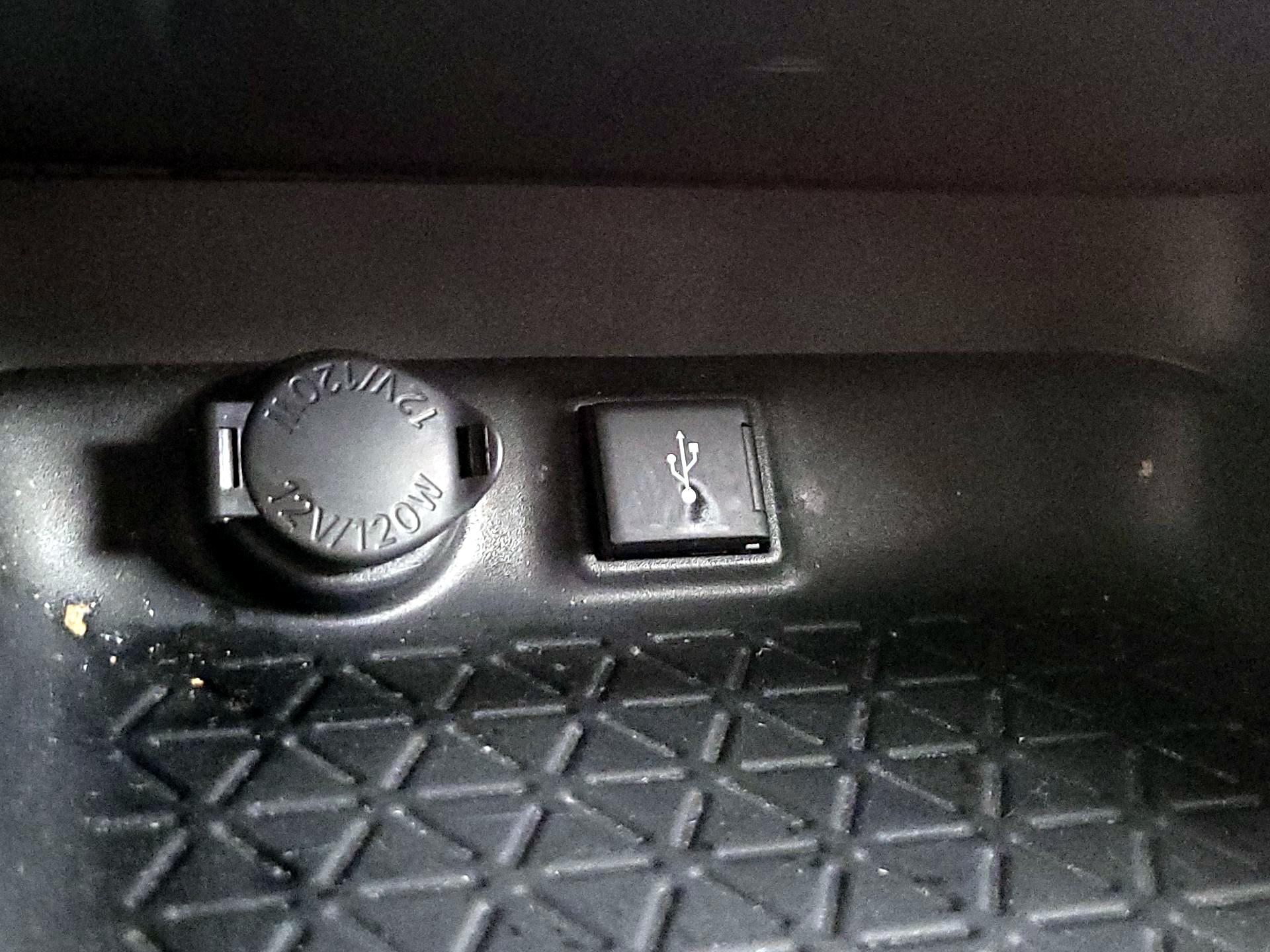 Thumbnail: 2020 Toyota RAV4 - 18