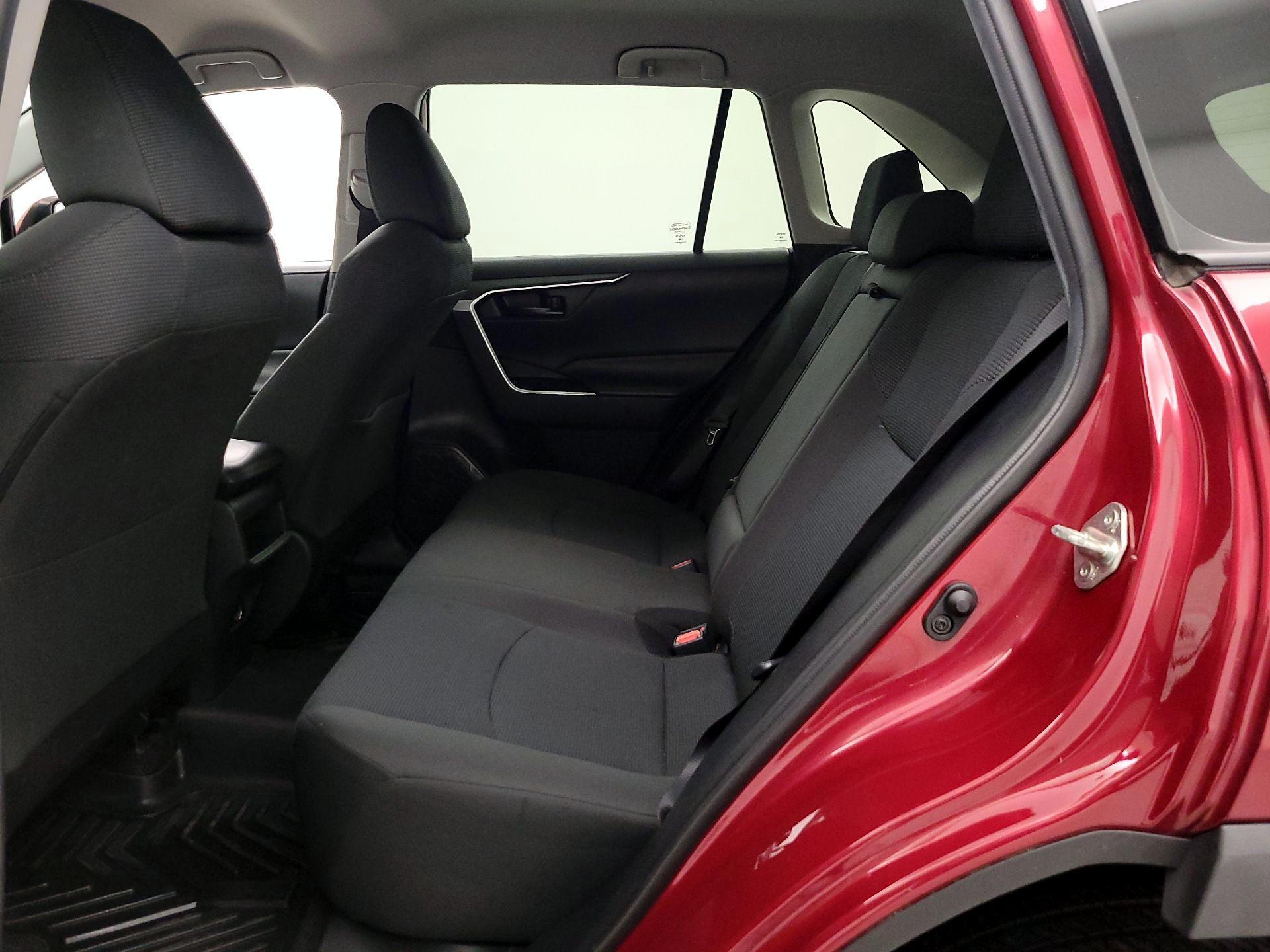 Thumbnail: 2020 Toyota RAV4 - 19