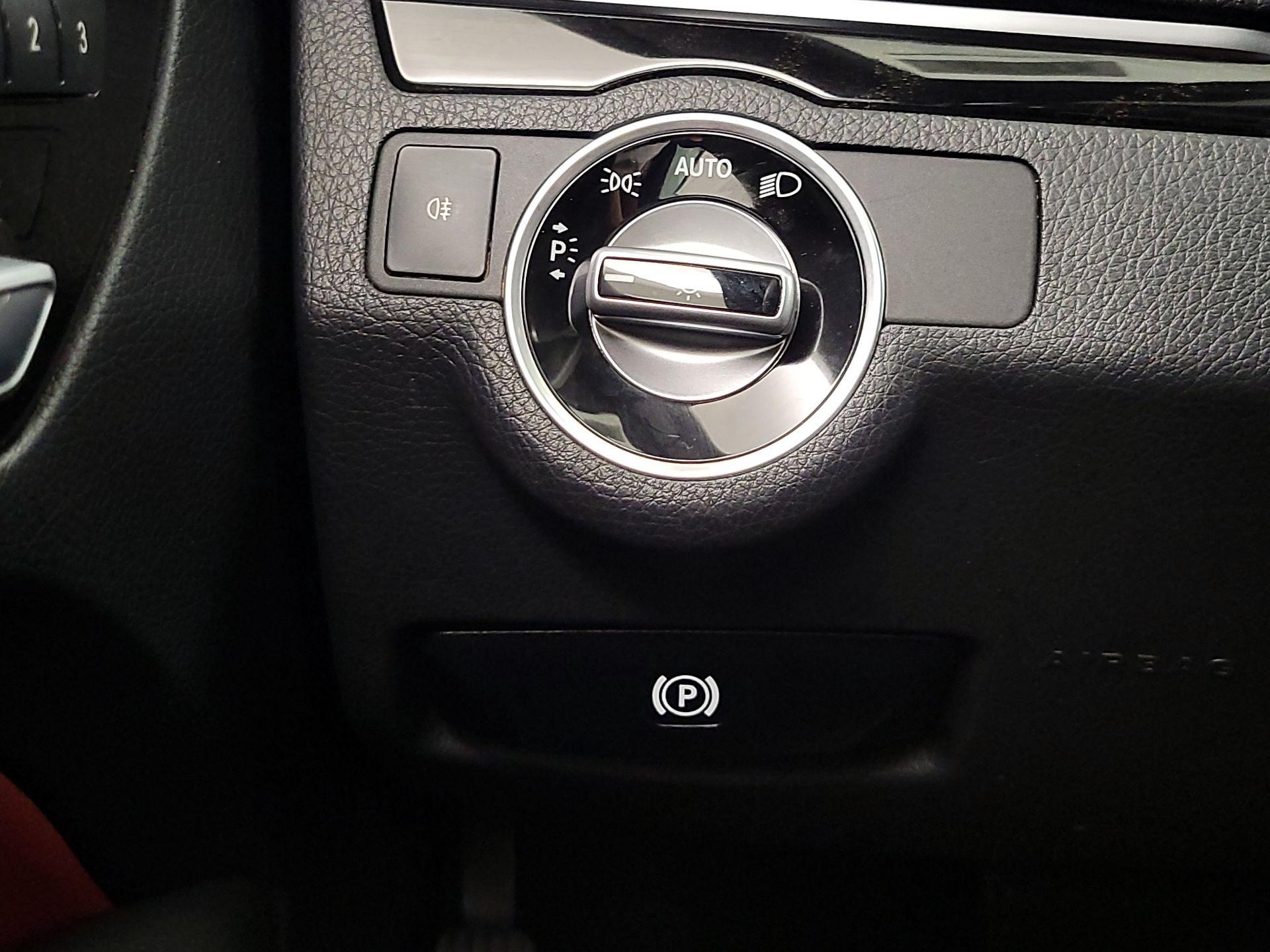 Thumbnail: 2017 Mercedes-Benz E-Class - 13