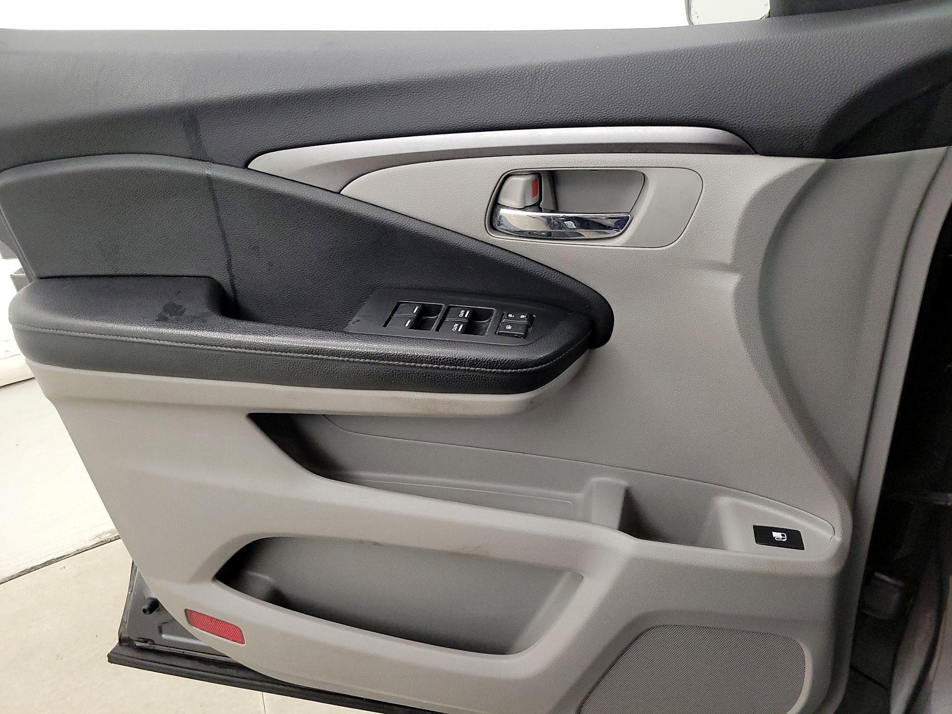 Thumbnail: 2017 Honda Ridgeline - 12