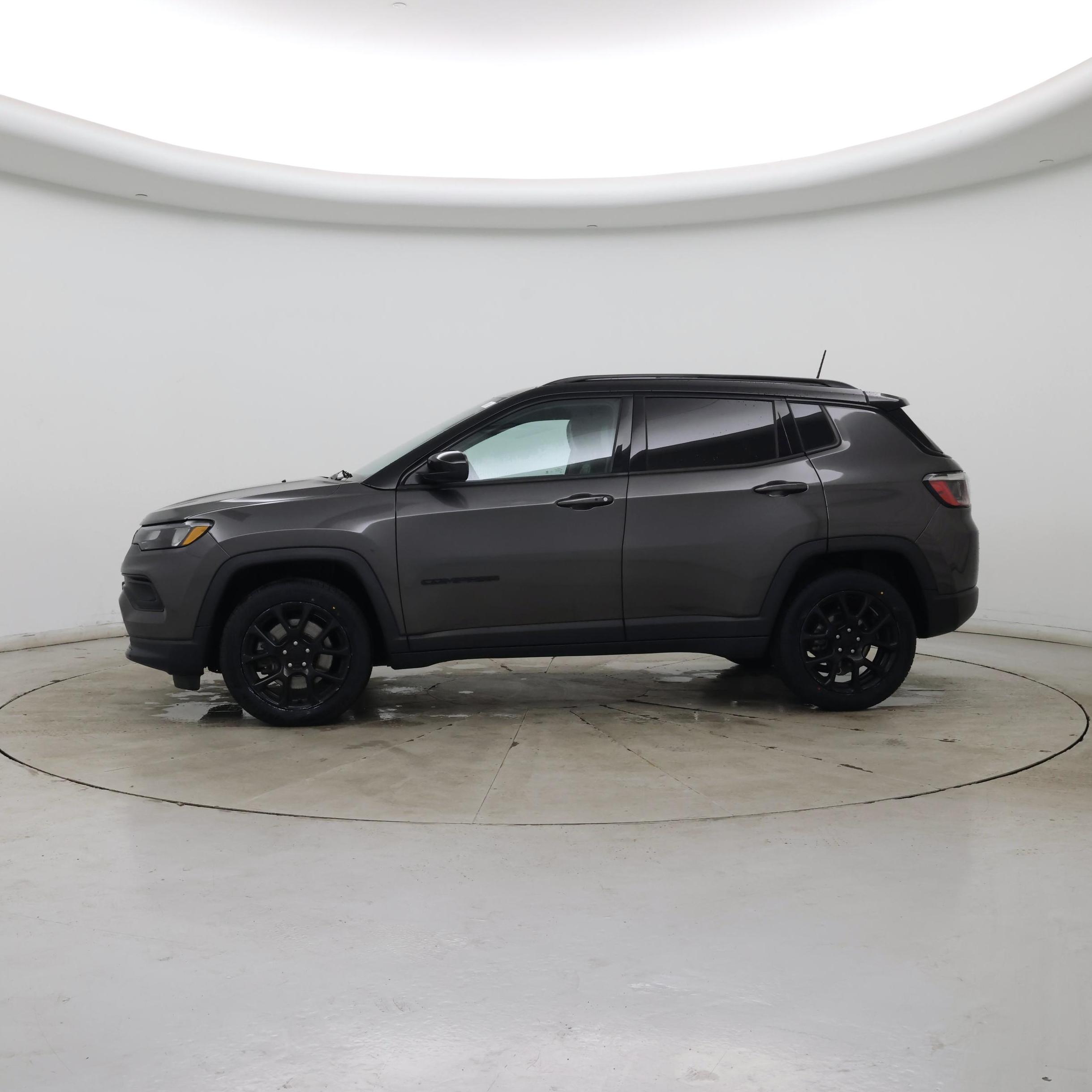 Thumbnail: 2023 Jeep Compass - 3