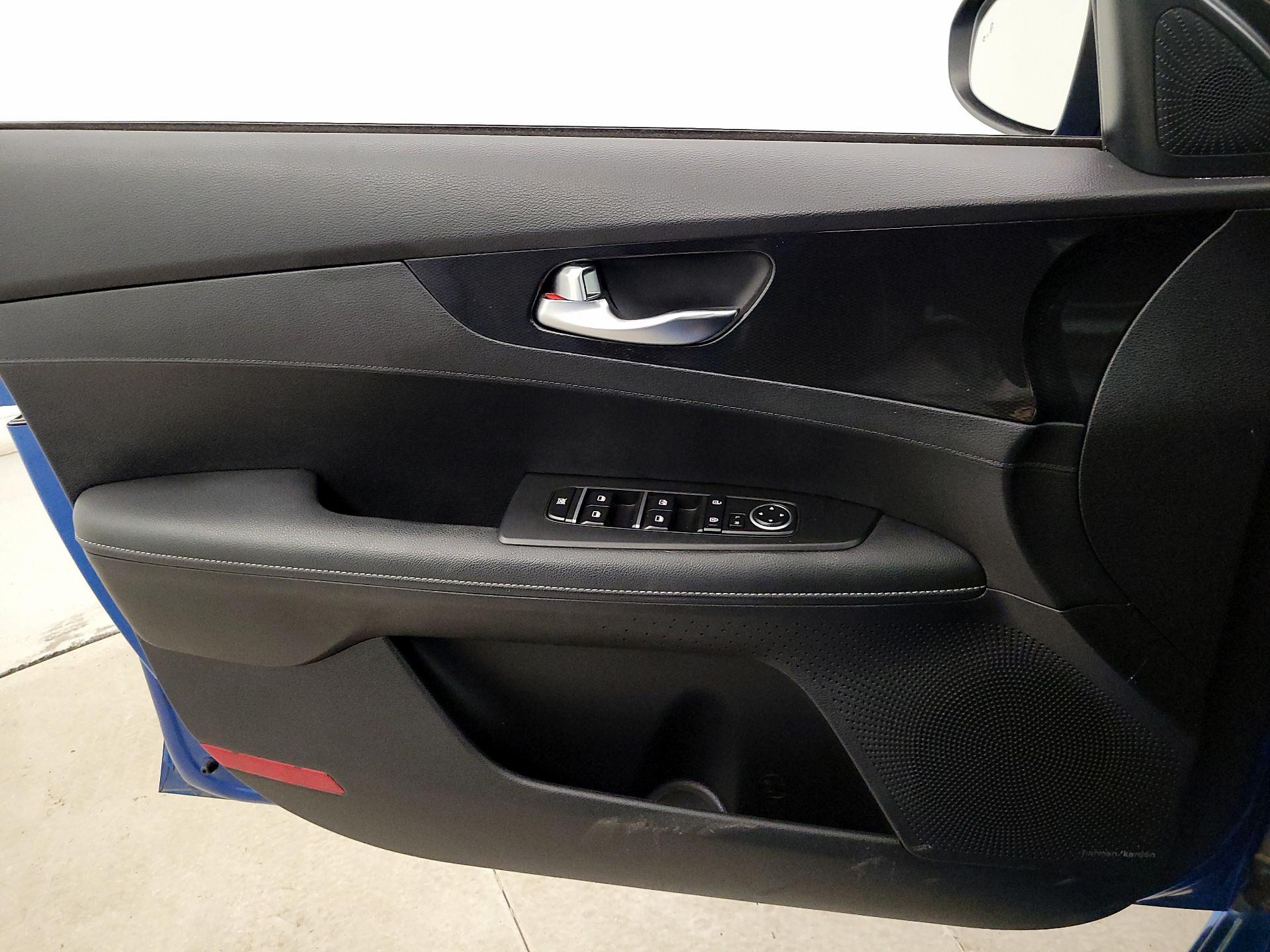 Thumbnail: 2023 Kia Forte - 12