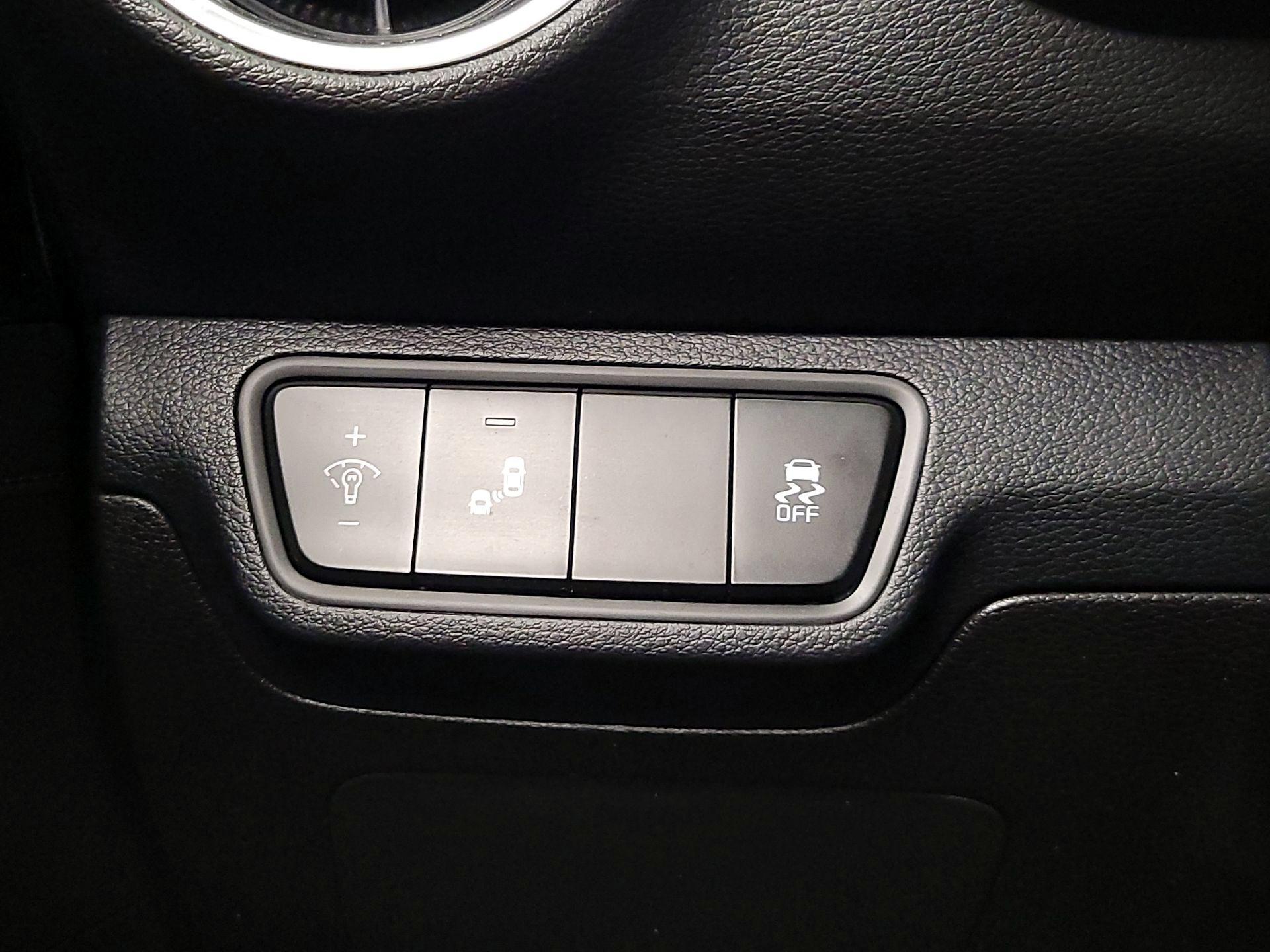 Thumbnail: 2023 Kia Forte - 13