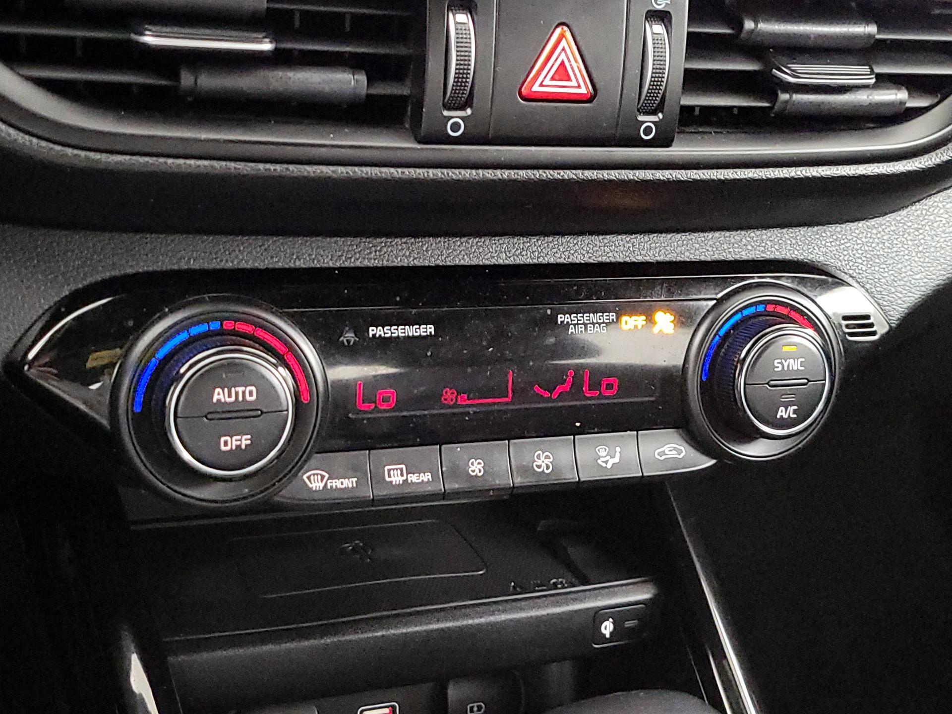 Thumbnail: 2023 Kia Forte - 17