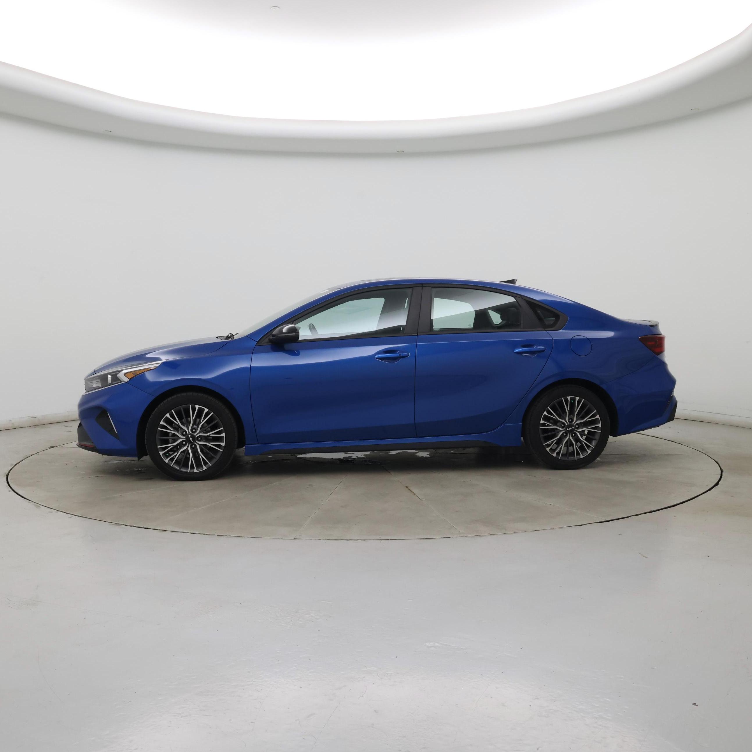 Thumbnail: 2023 Kia Forte - 3