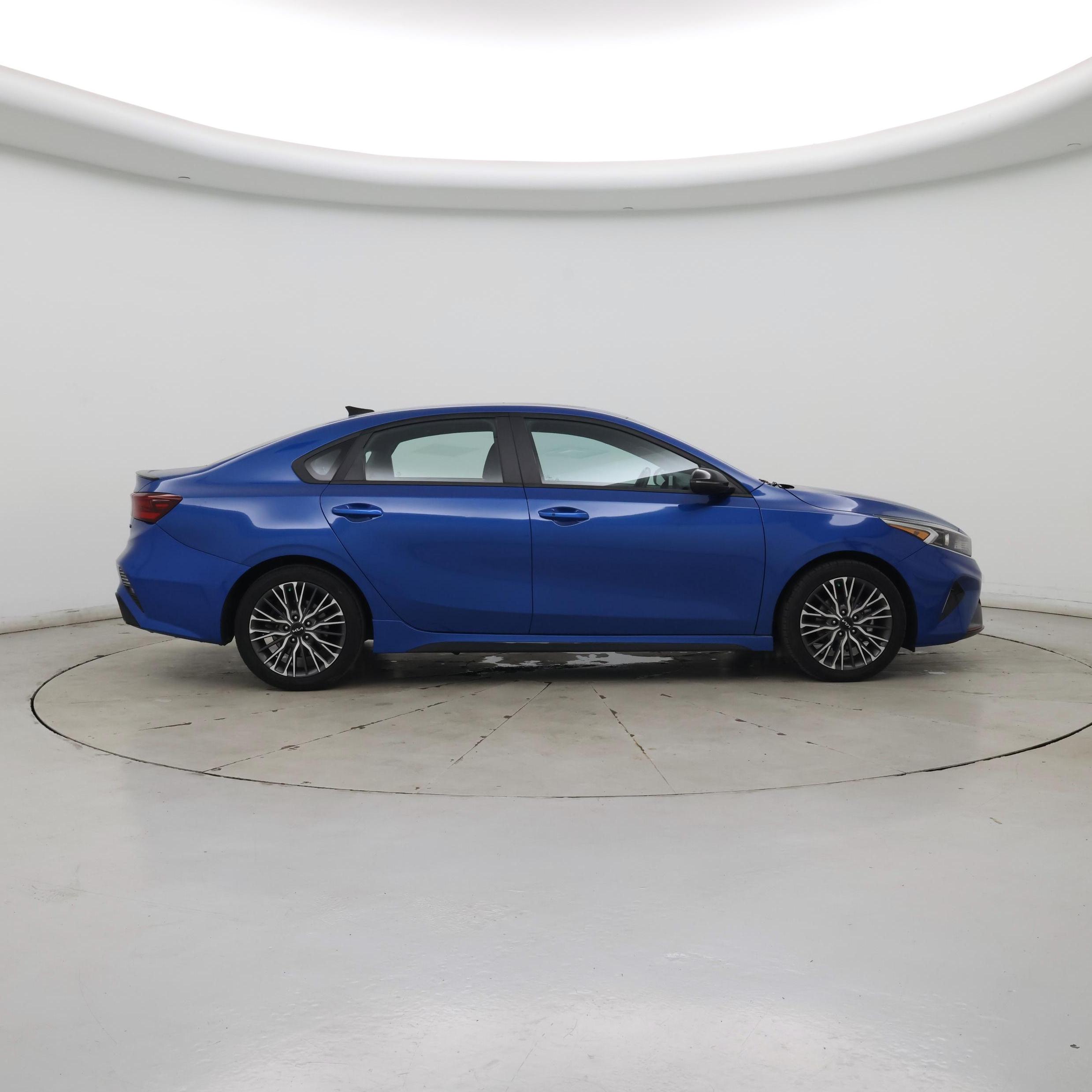 Thumbnail: 2023 Kia Forte - 7