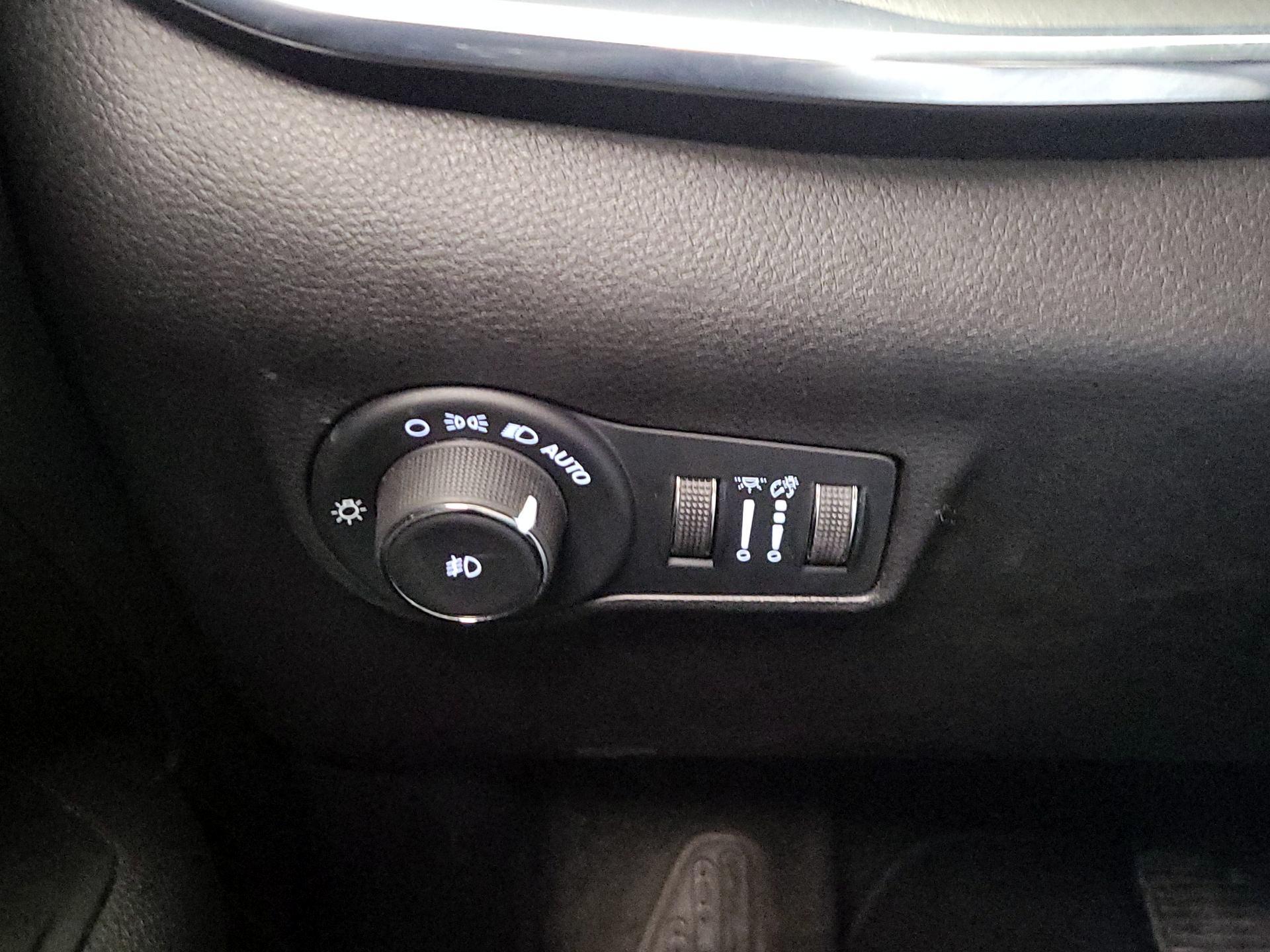 Thumbnail: 2022 Jeep Compass - 13