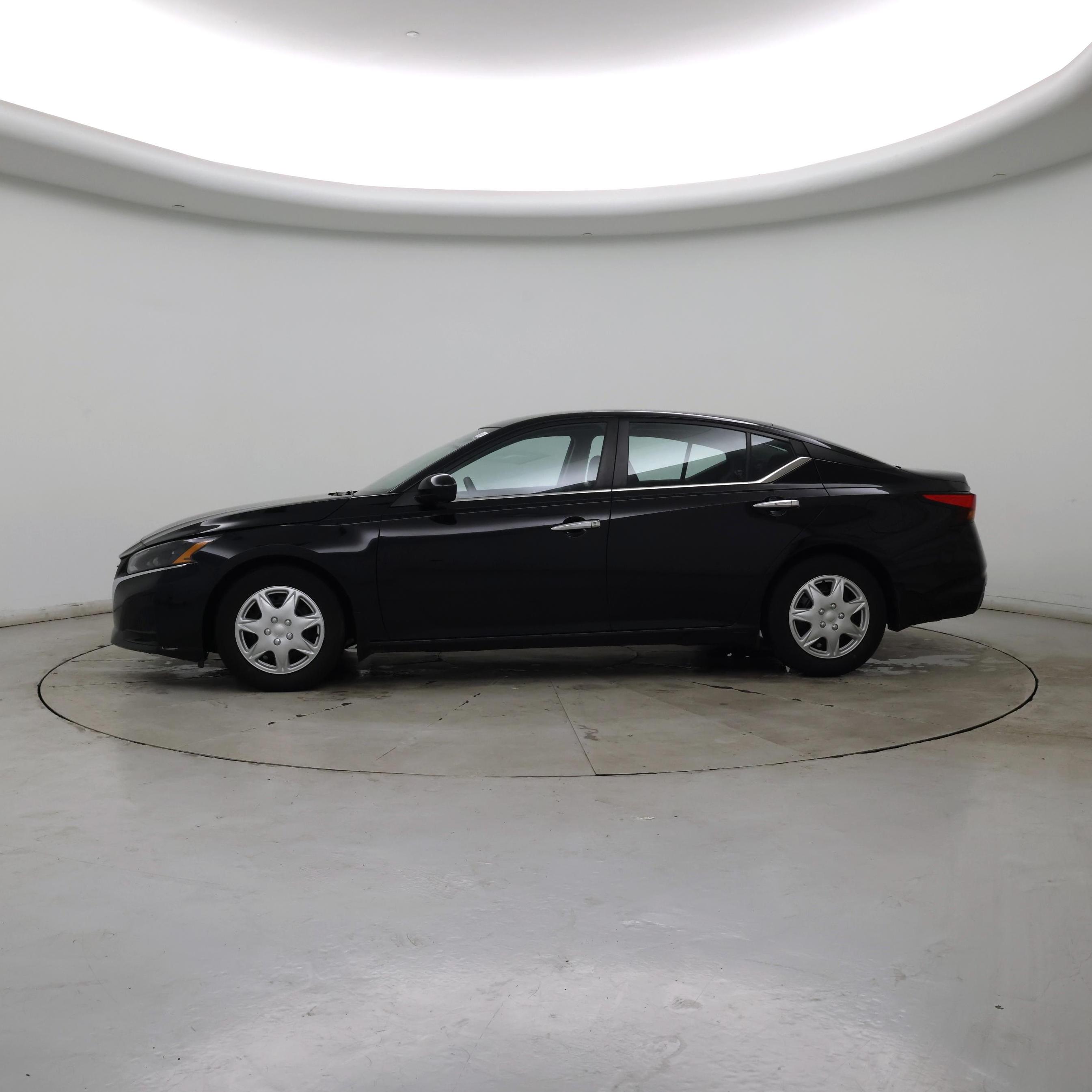 Thumbnail: 2023 Nissan Altima - 3