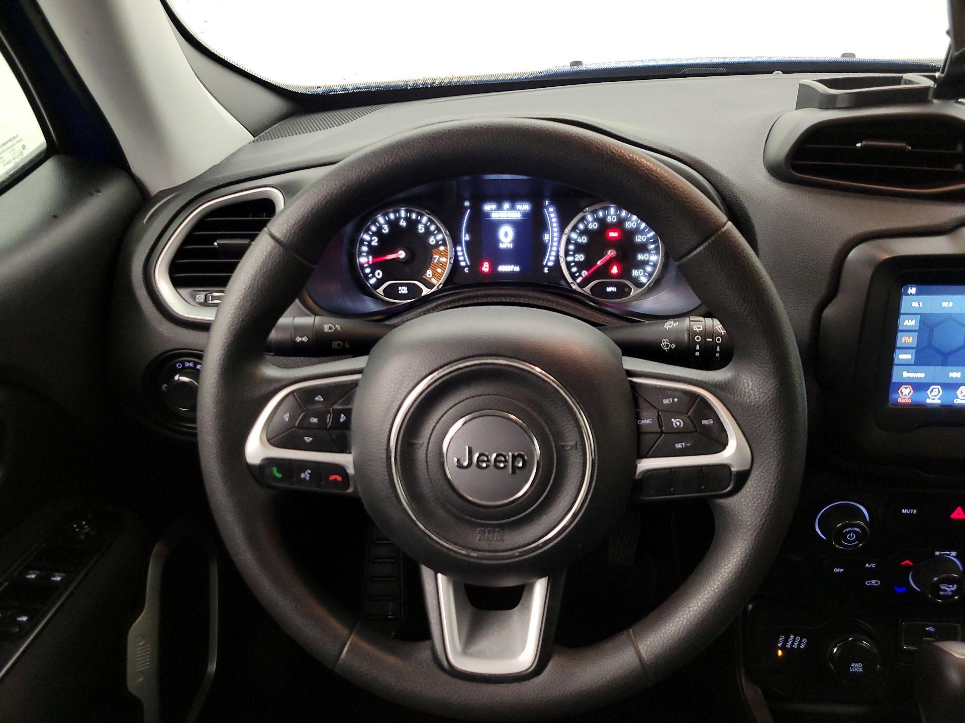 Thumbnail: 2020 Jeep Renegade - 10