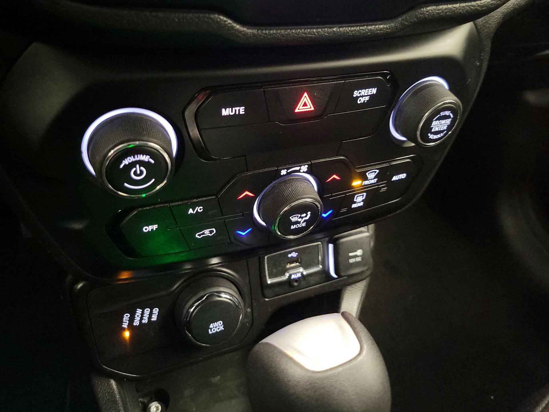 Thumbnail: 2020 Jeep Renegade - 16