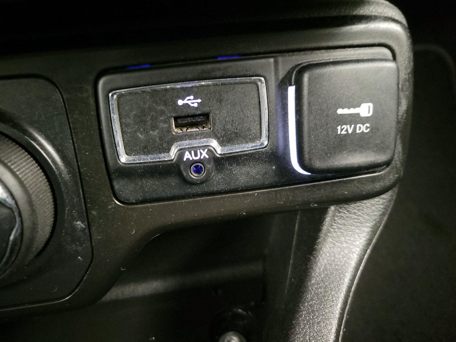 Thumbnail: 2020 Jeep Renegade - 18