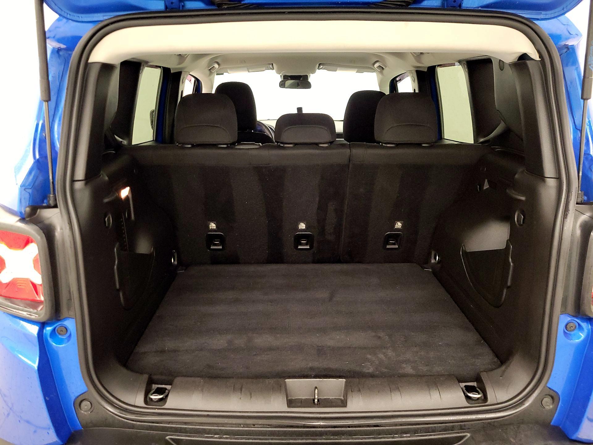 Thumbnail: 2020 Jeep Renegade - 20