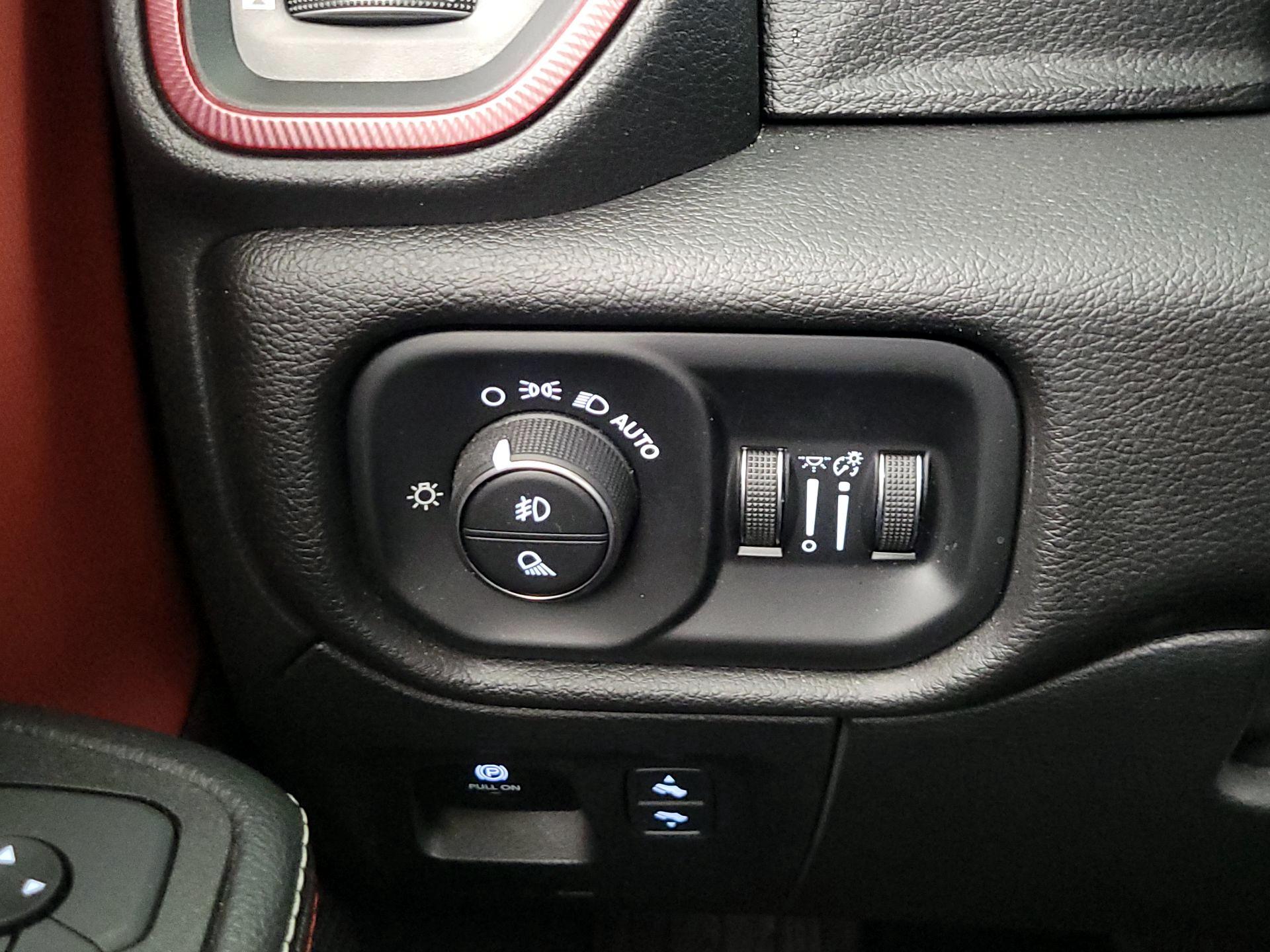 Thumbnail: 2025 RAM 1500 - 13