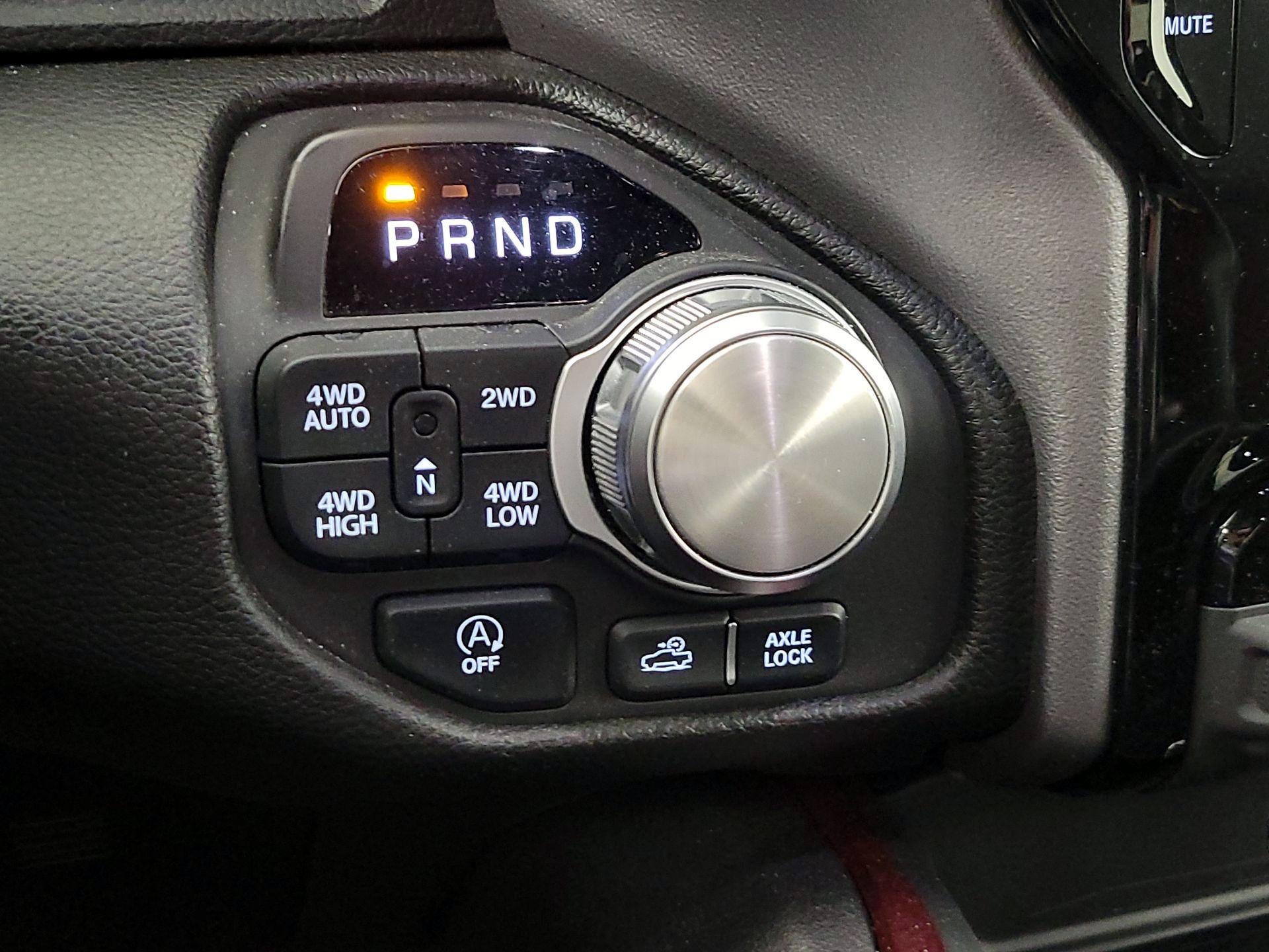 Thumbnail: 2025 RAM 1500 - 18