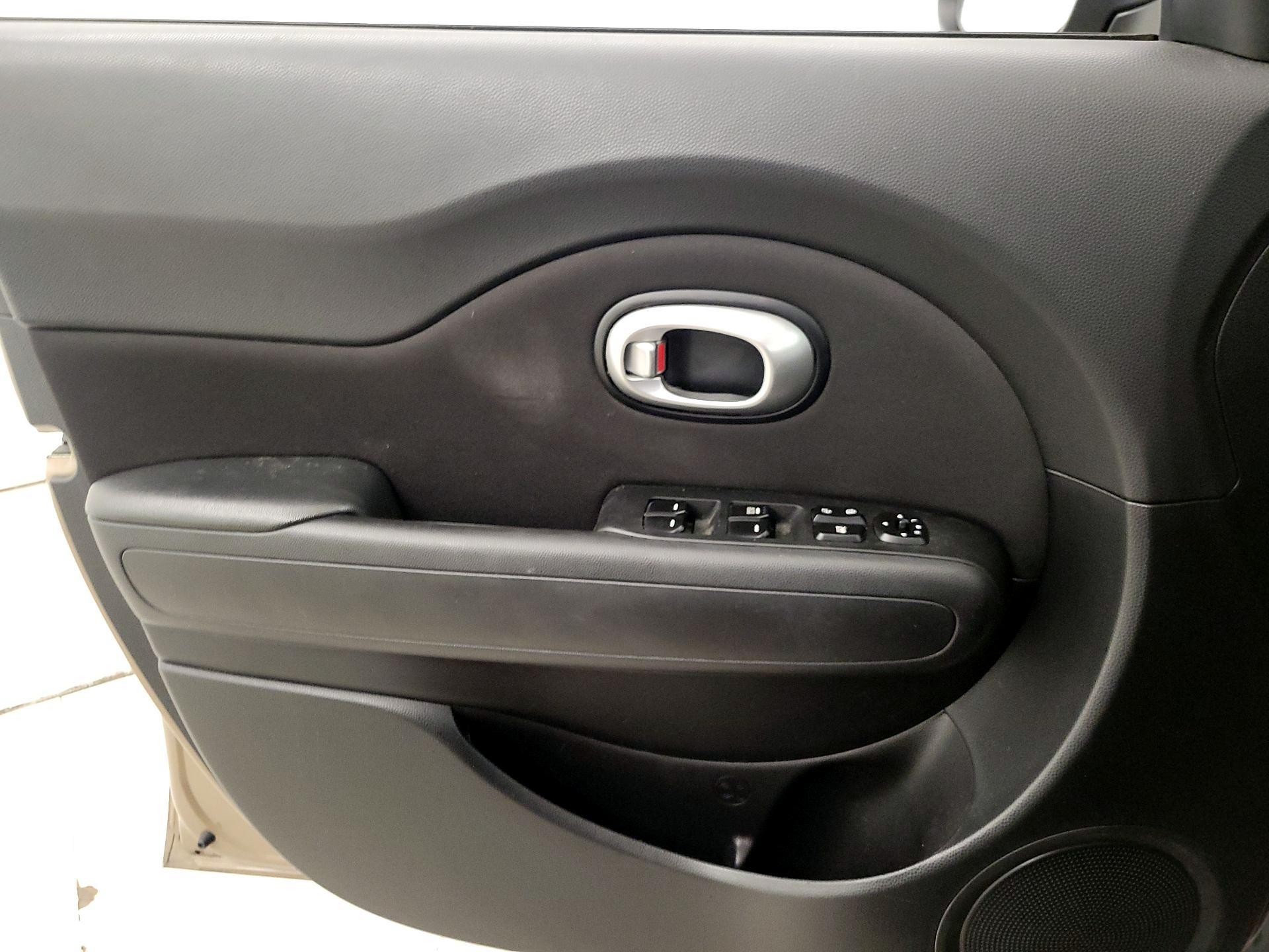 Thumbnail: 2016 Kia Soul - 12