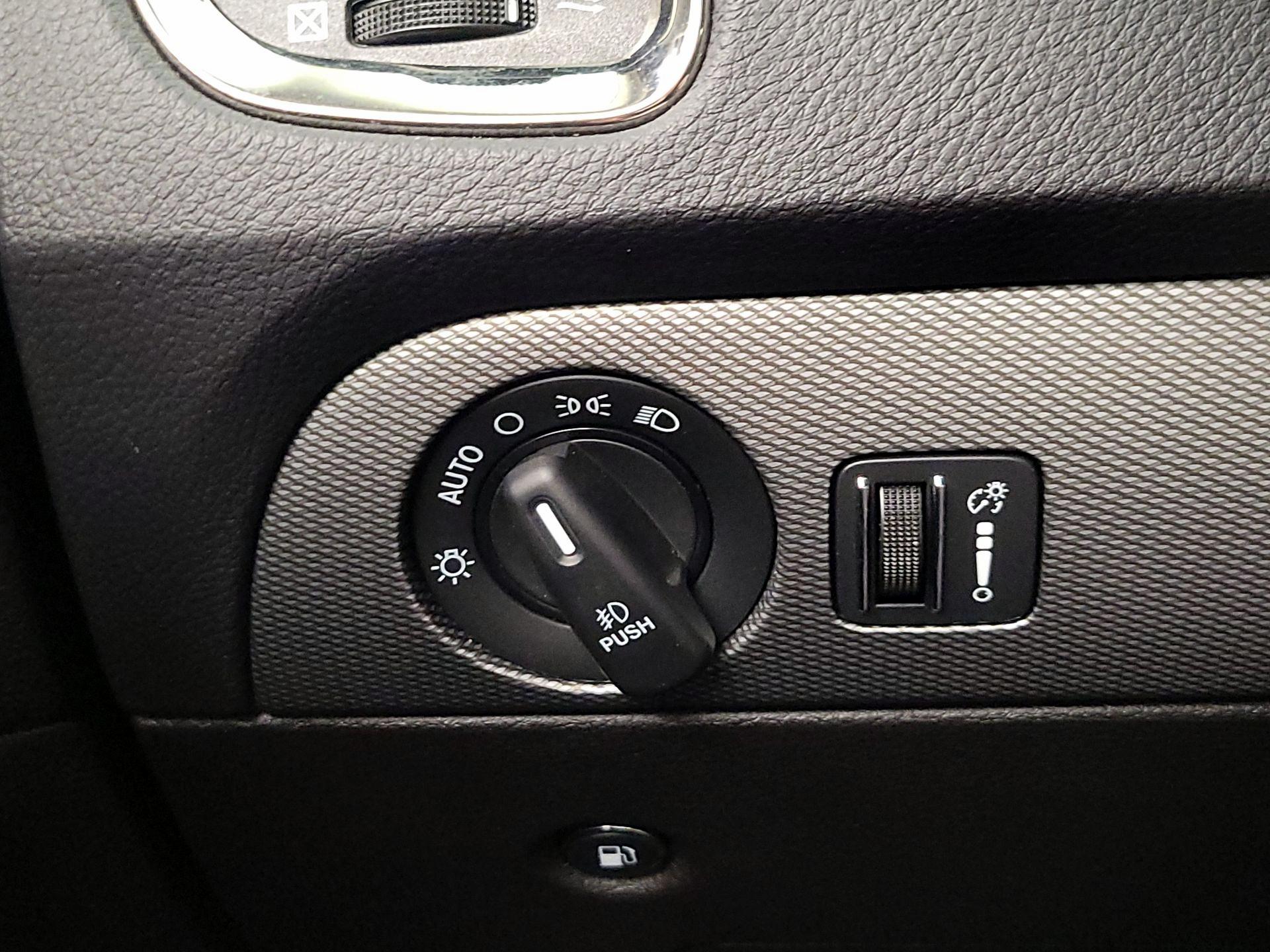 Thumbnail: 2020 Dodge Durango - 13