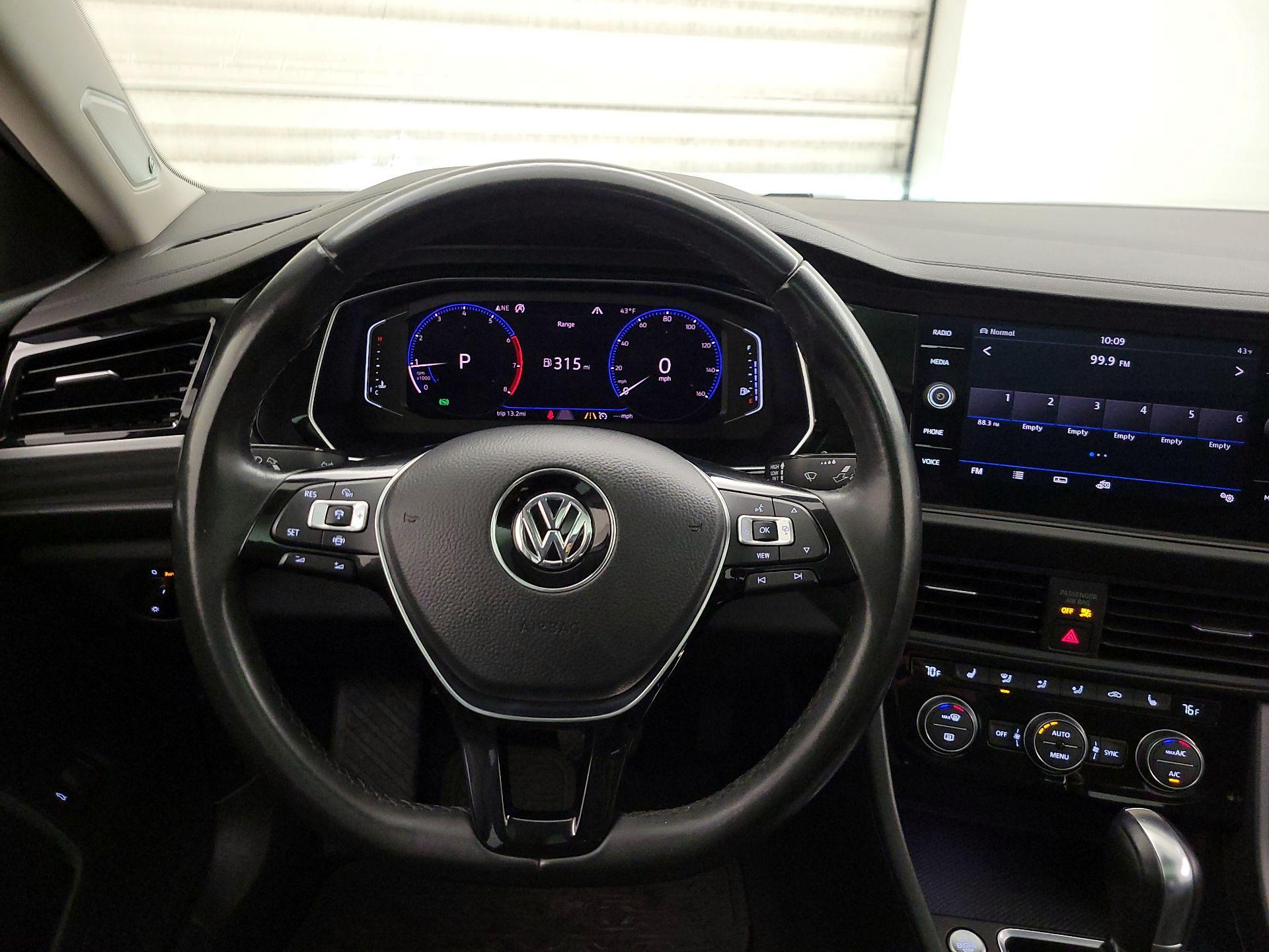 Thumbnail: 2019 Volkswagen Jetta - 10