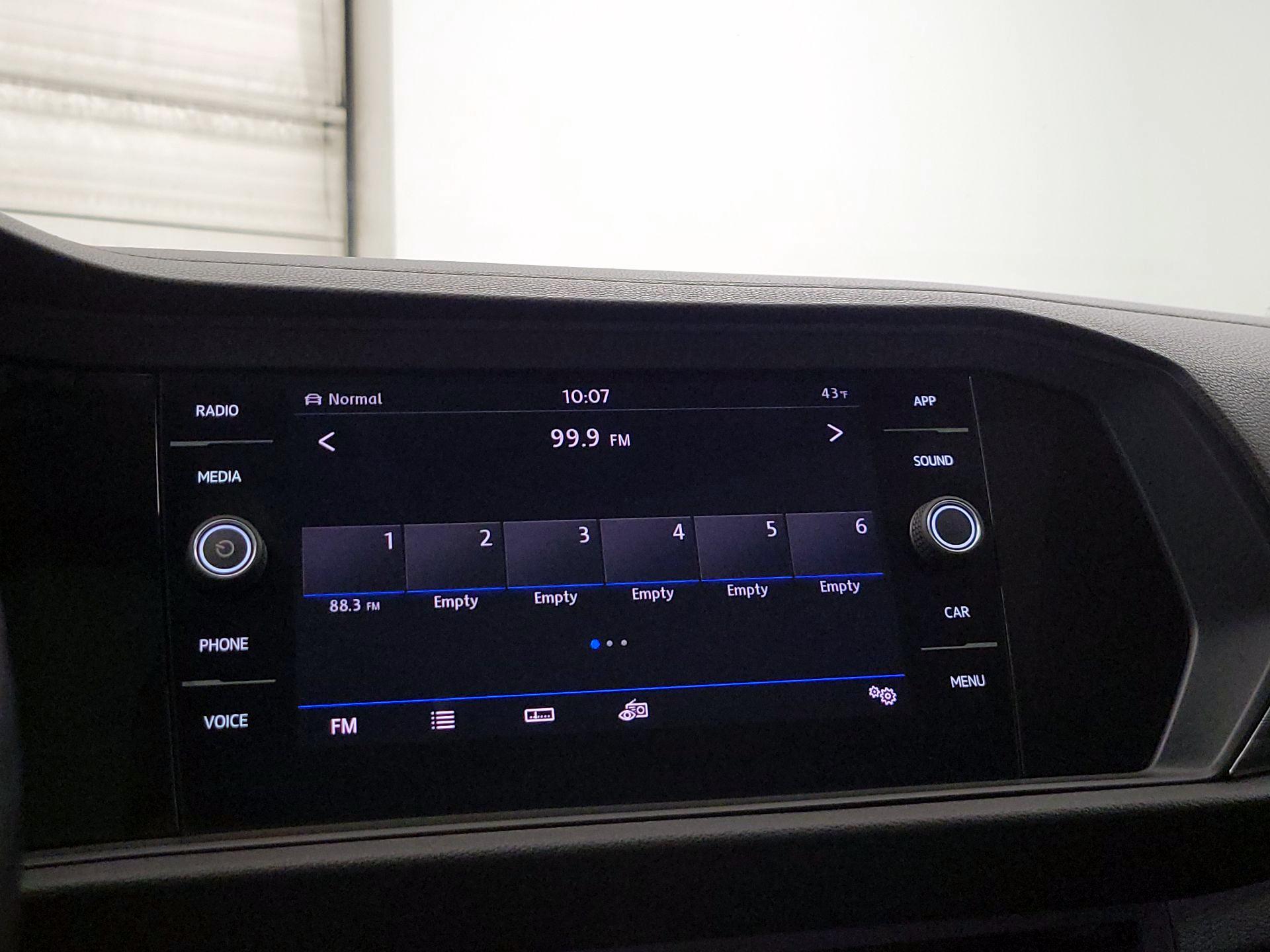 Thumbnail: 2019 Volkswagen Jetta - 15