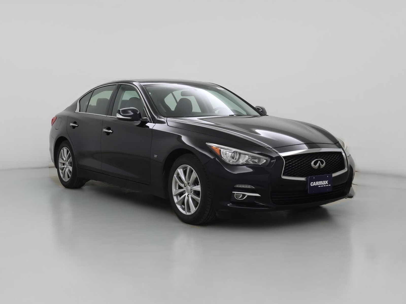 2015 INFINITI Q50
