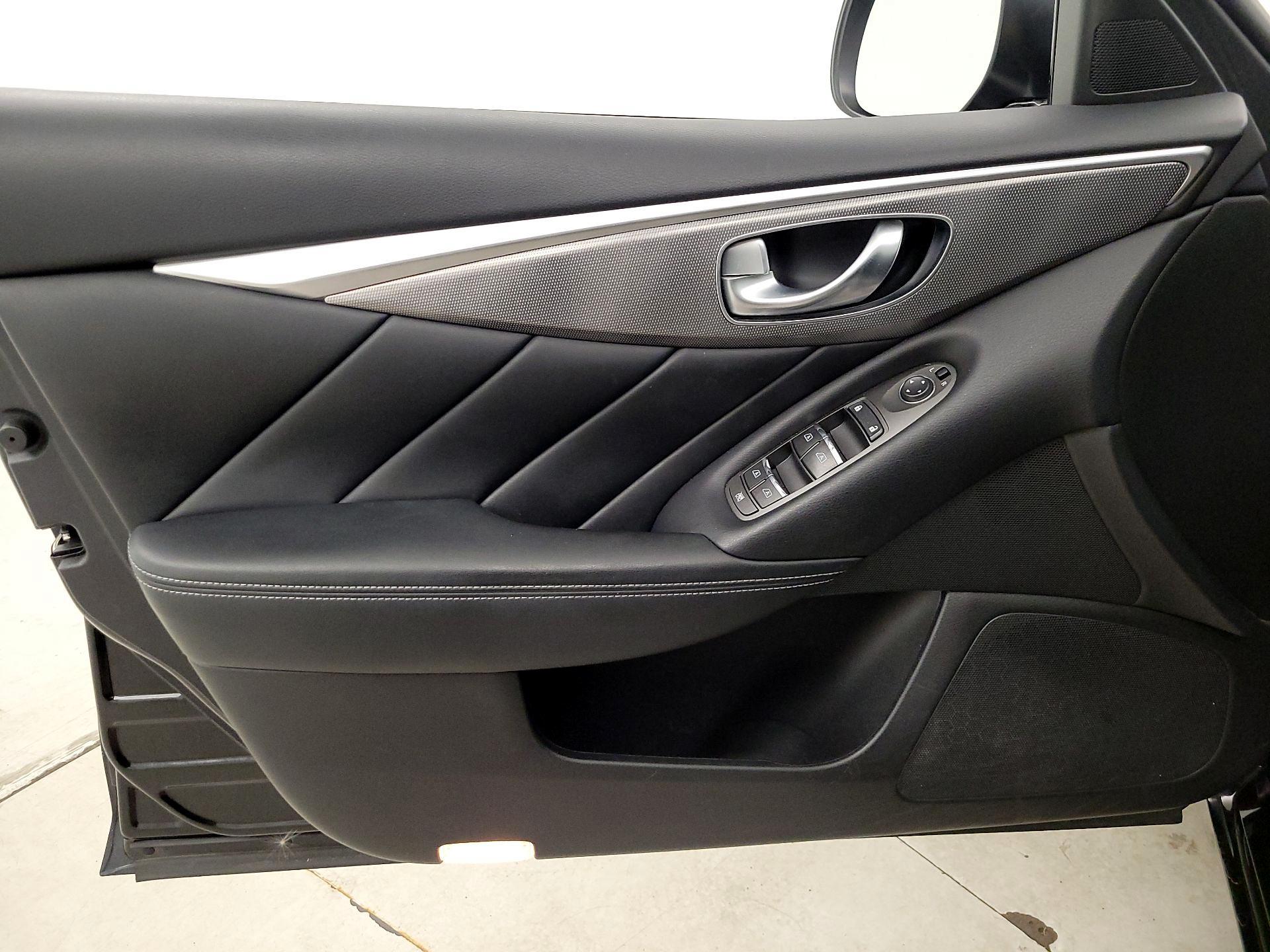 Thumbnail: 2015 INFINITI Q50 - 12