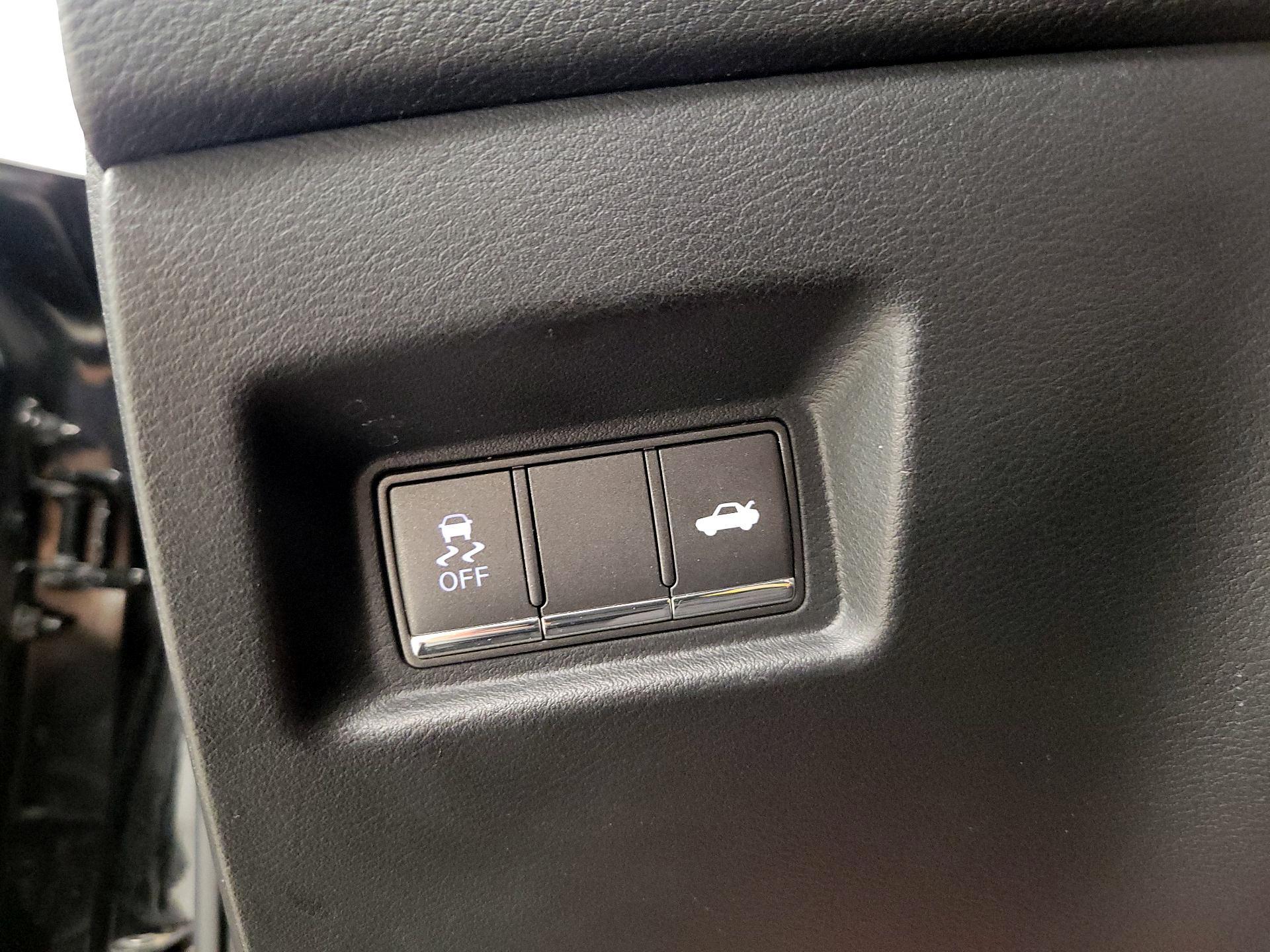 Thumbnail: 2015 INFINITI Q50 - 13