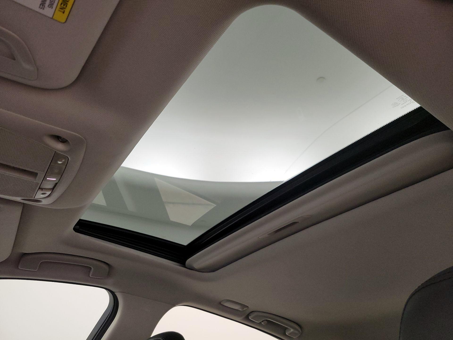 Thumbnail: 2015 INFINITI Q50 - 19