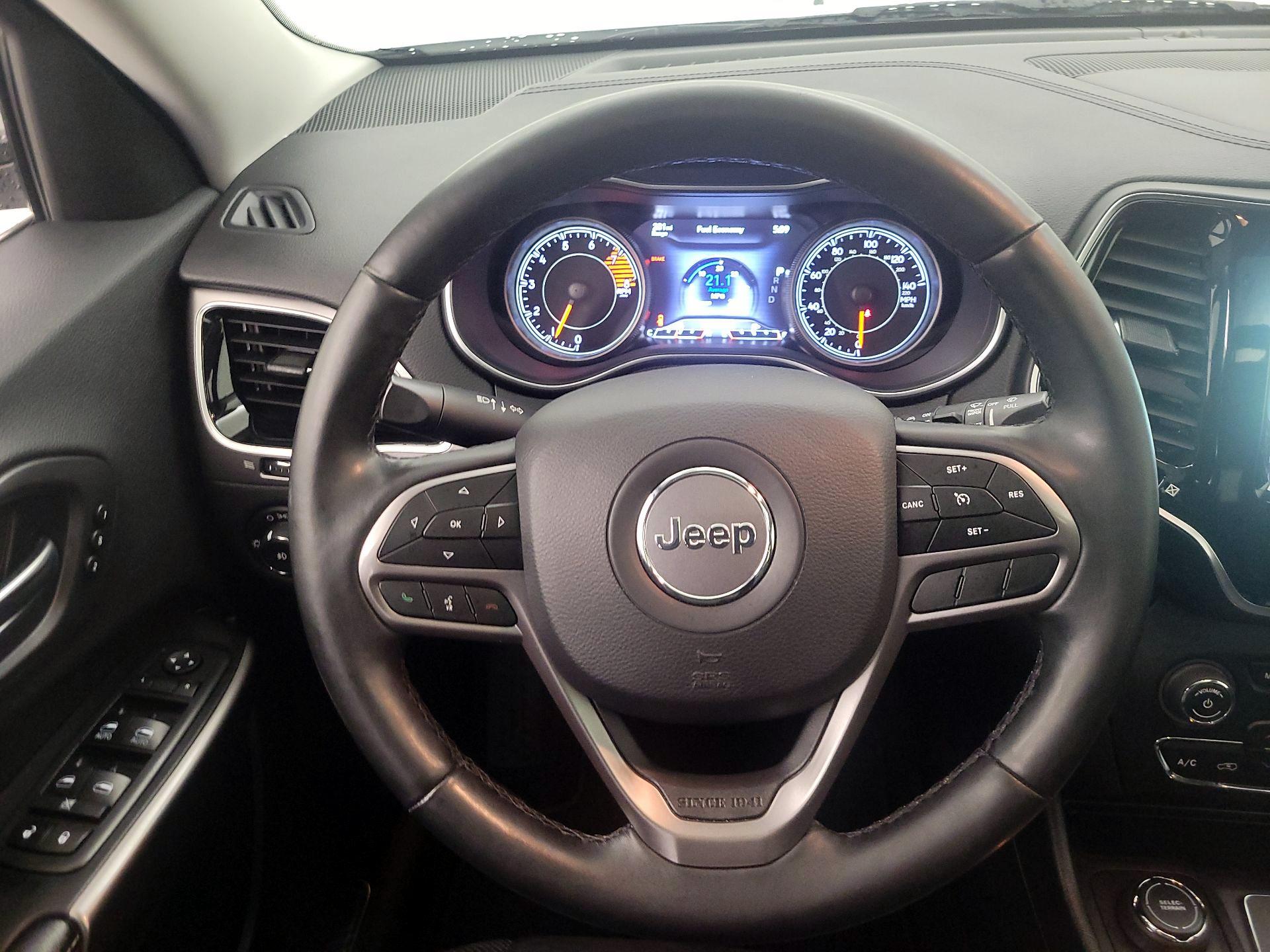 Thumbnail: 2019 Jeep Cherokee - 10