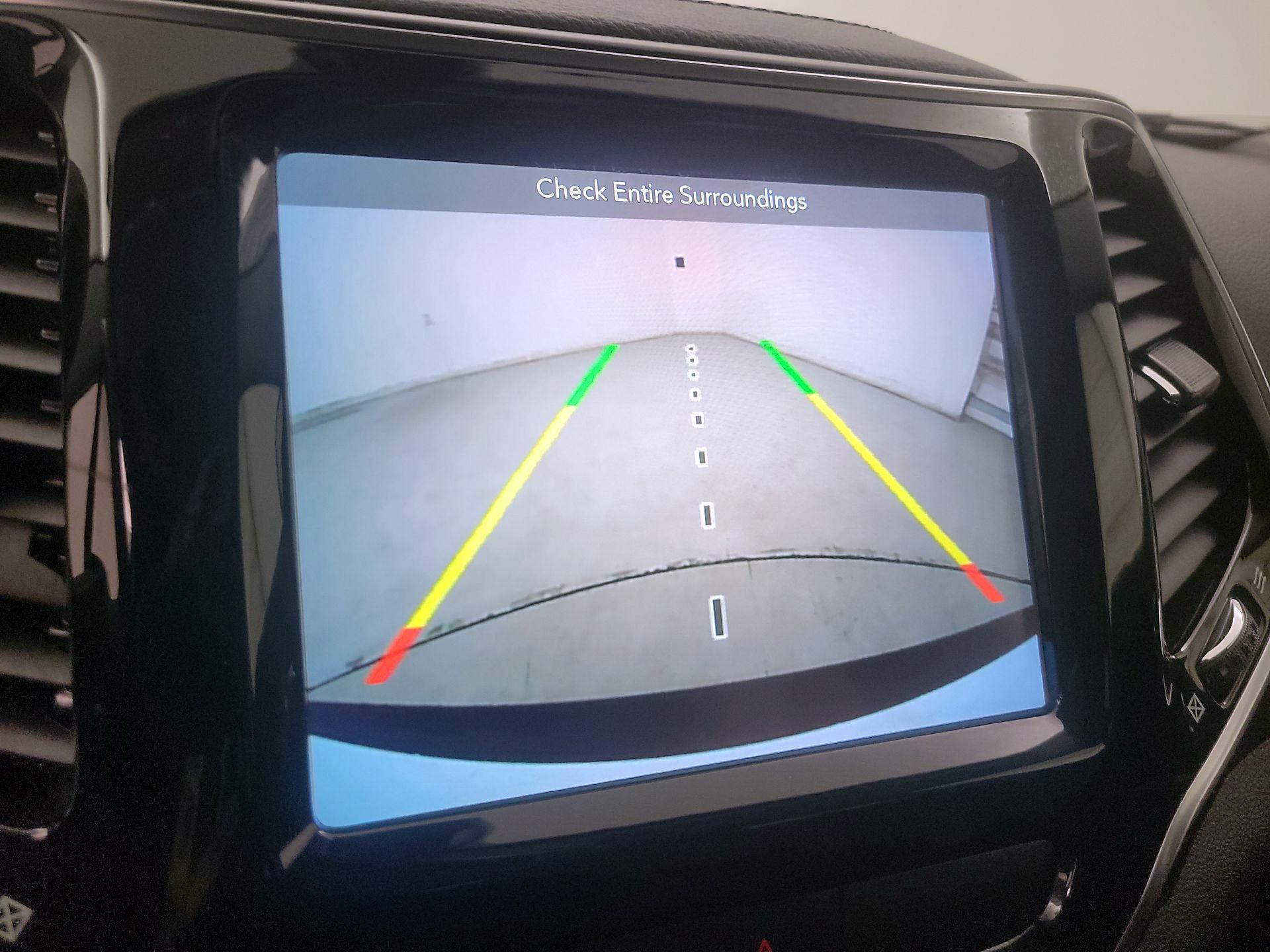 Thumbnail: 2019 Jeep Cherokee - 15