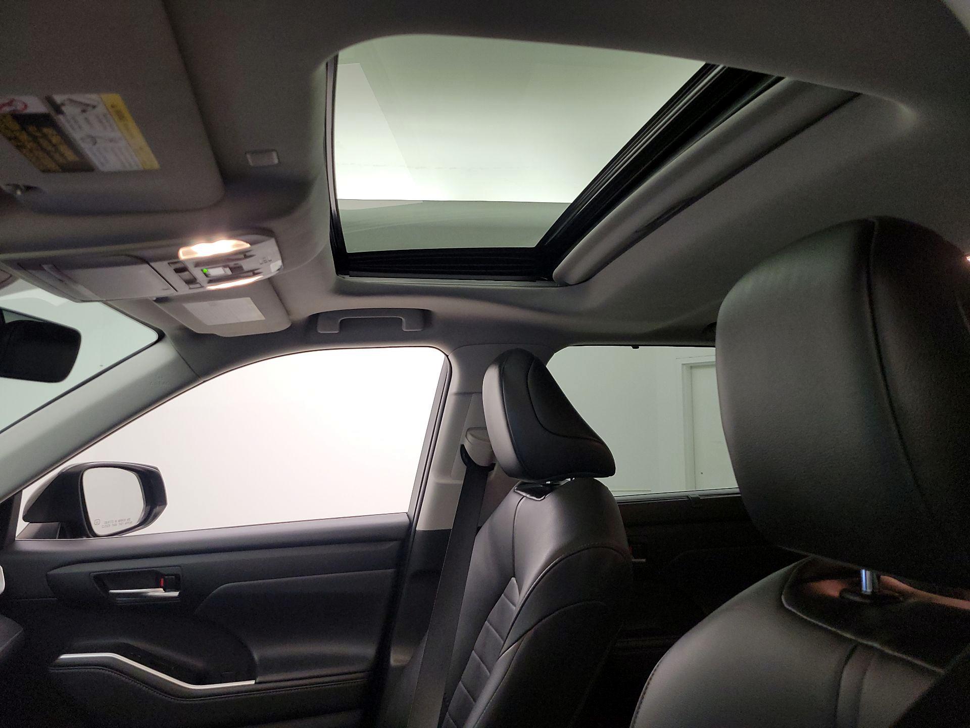 Thumbnail: 2021 Toyota Highlander - 20