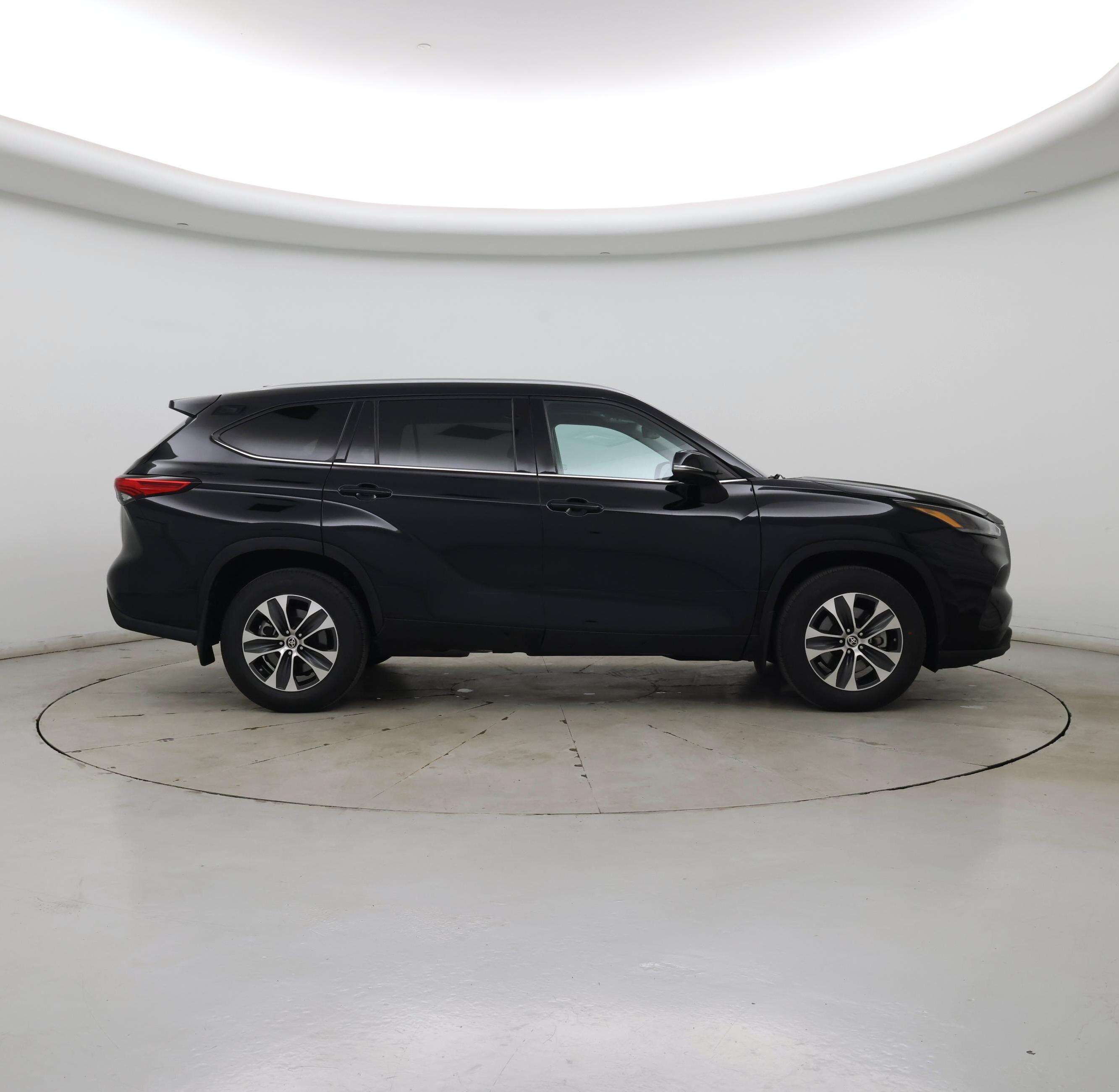 Thumbnail: 2021 Toyota Highlander - 7