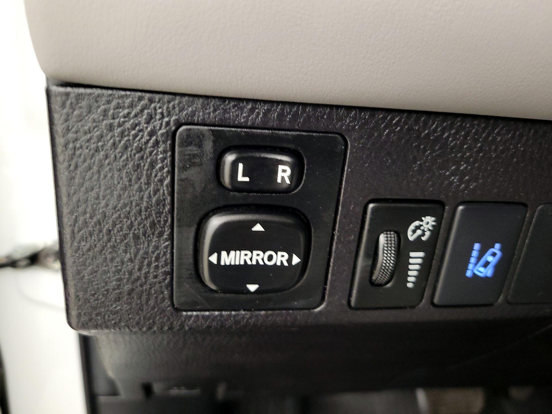 Thumbnail: 2017 Toyota RAV4 - 13