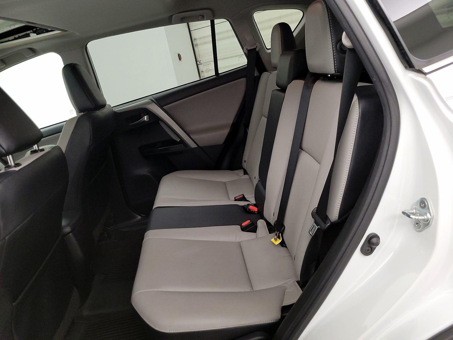 Thumbnail: 2017 Toyota RAV4 - 20