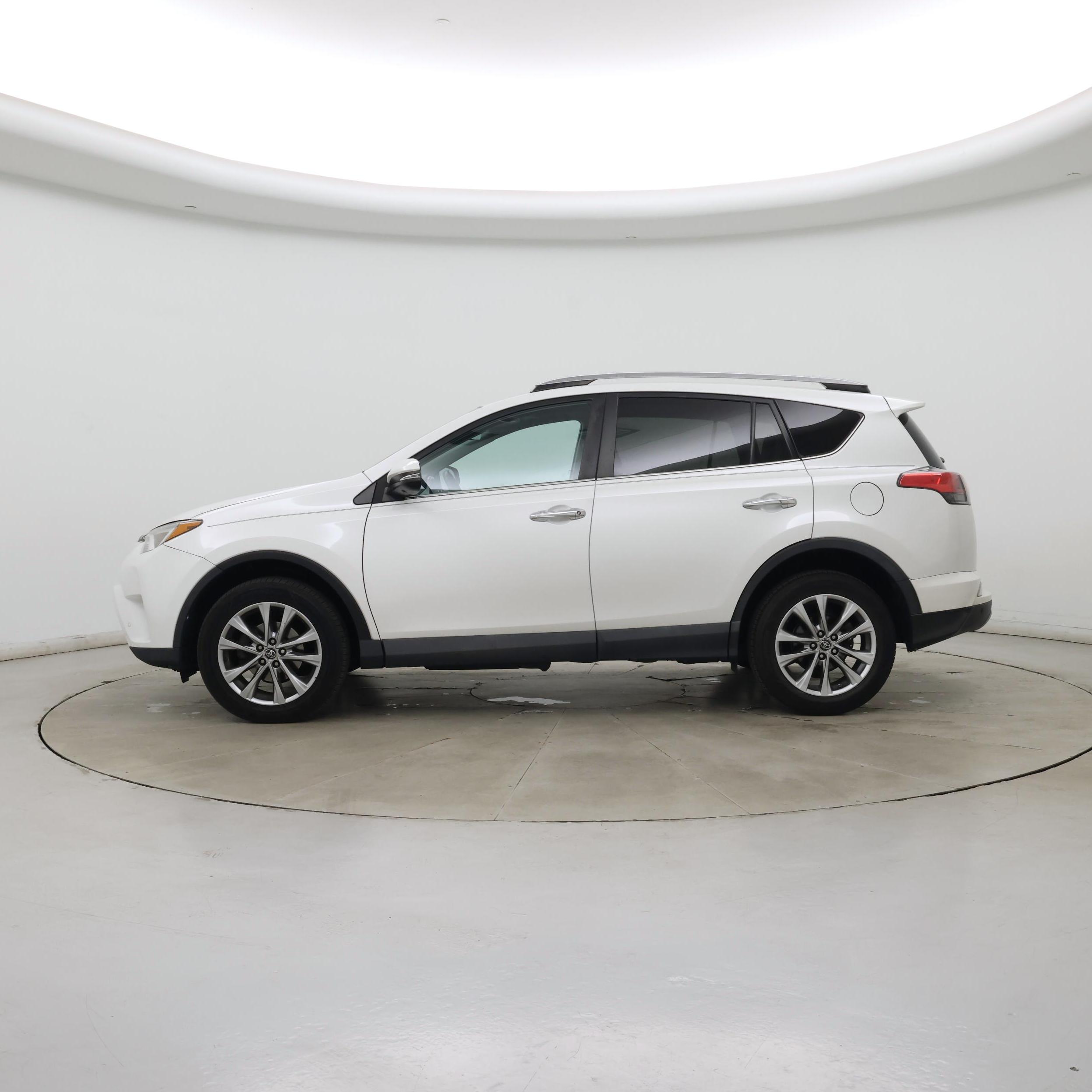 Thumbnail: 2017 Toyota RAV4 - 3