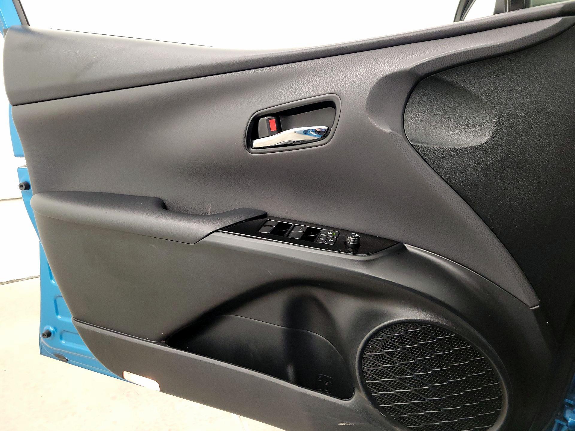 Thumbnail: 2022 Toyota Prius Prime - 12