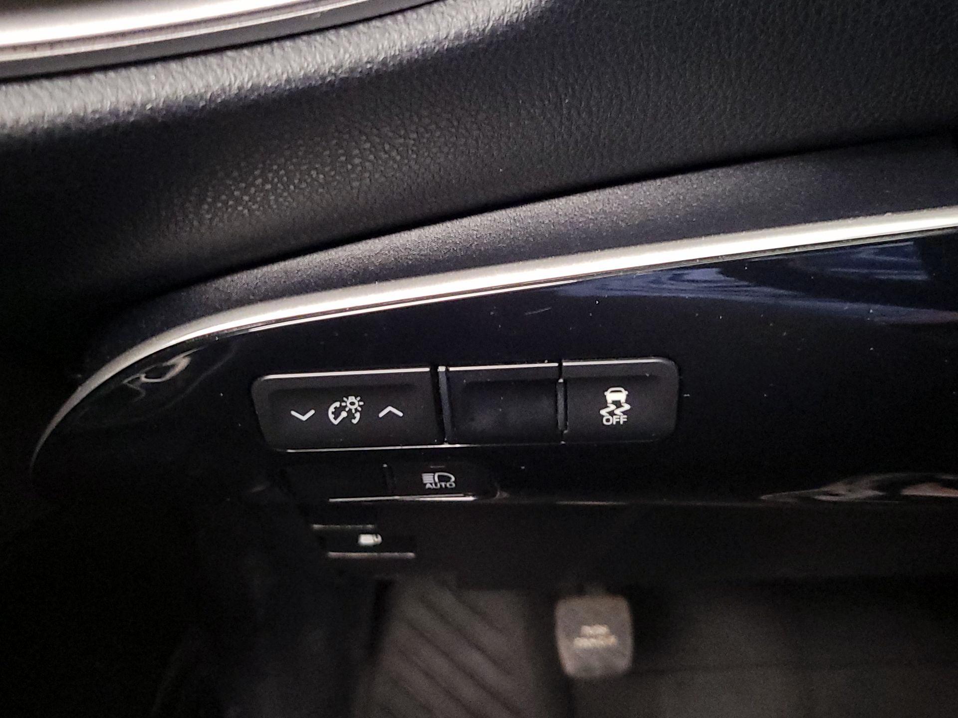 Thumbnail: 2022 Toyota Prius Prime - 13