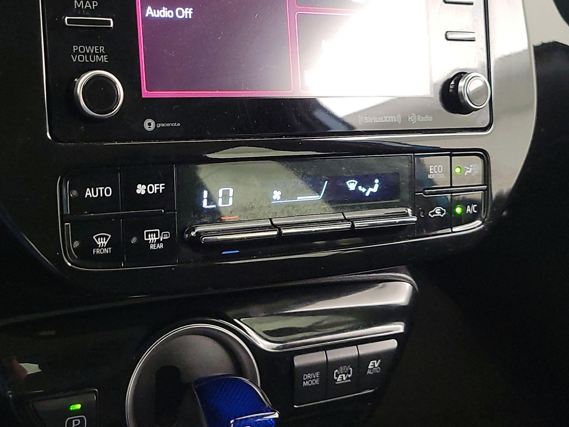 Thumbnail: 2022 Toyota Prius Prime - 16