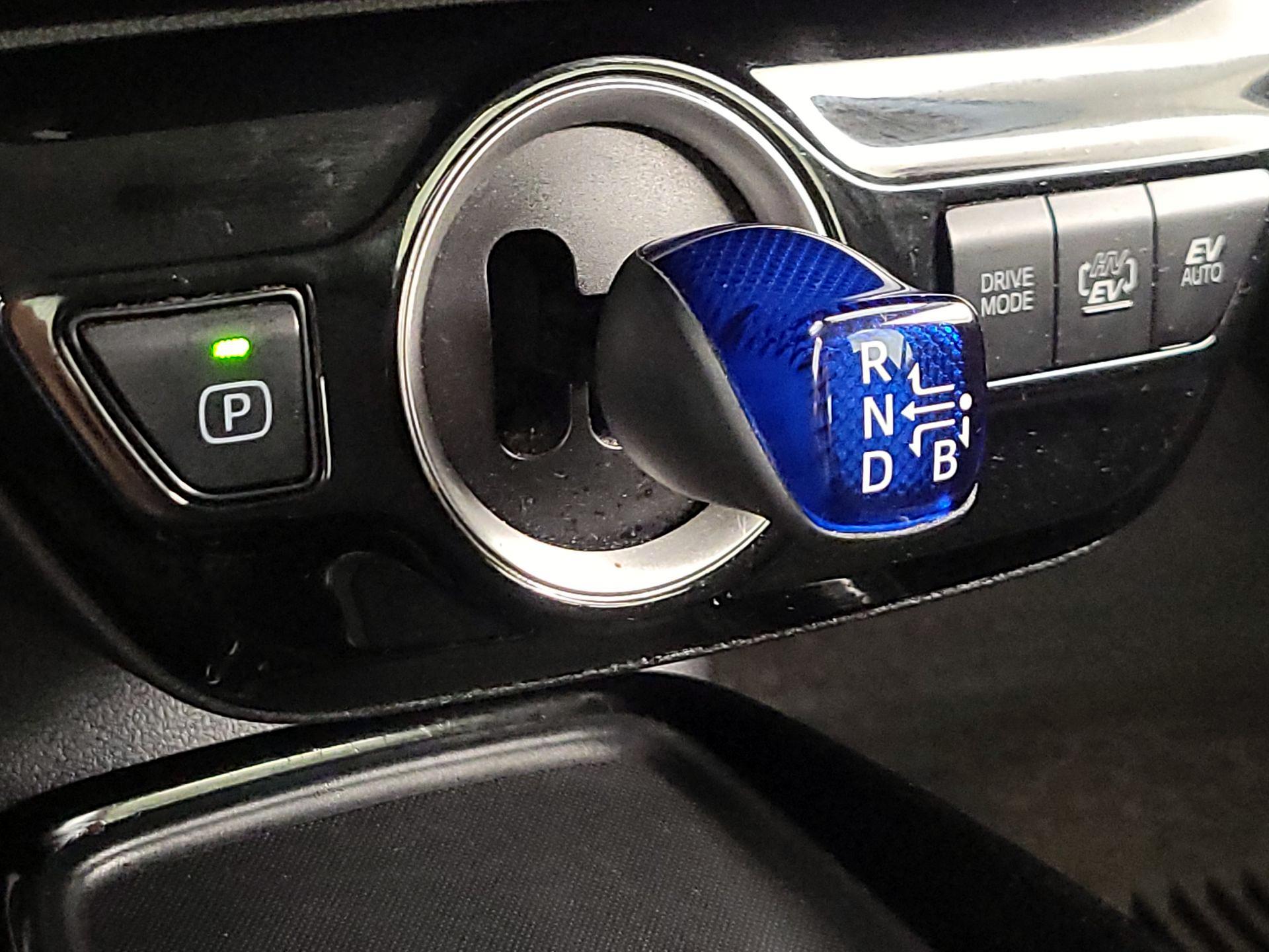 Thumbnail: 2022 Toyota Prius Prime - 17