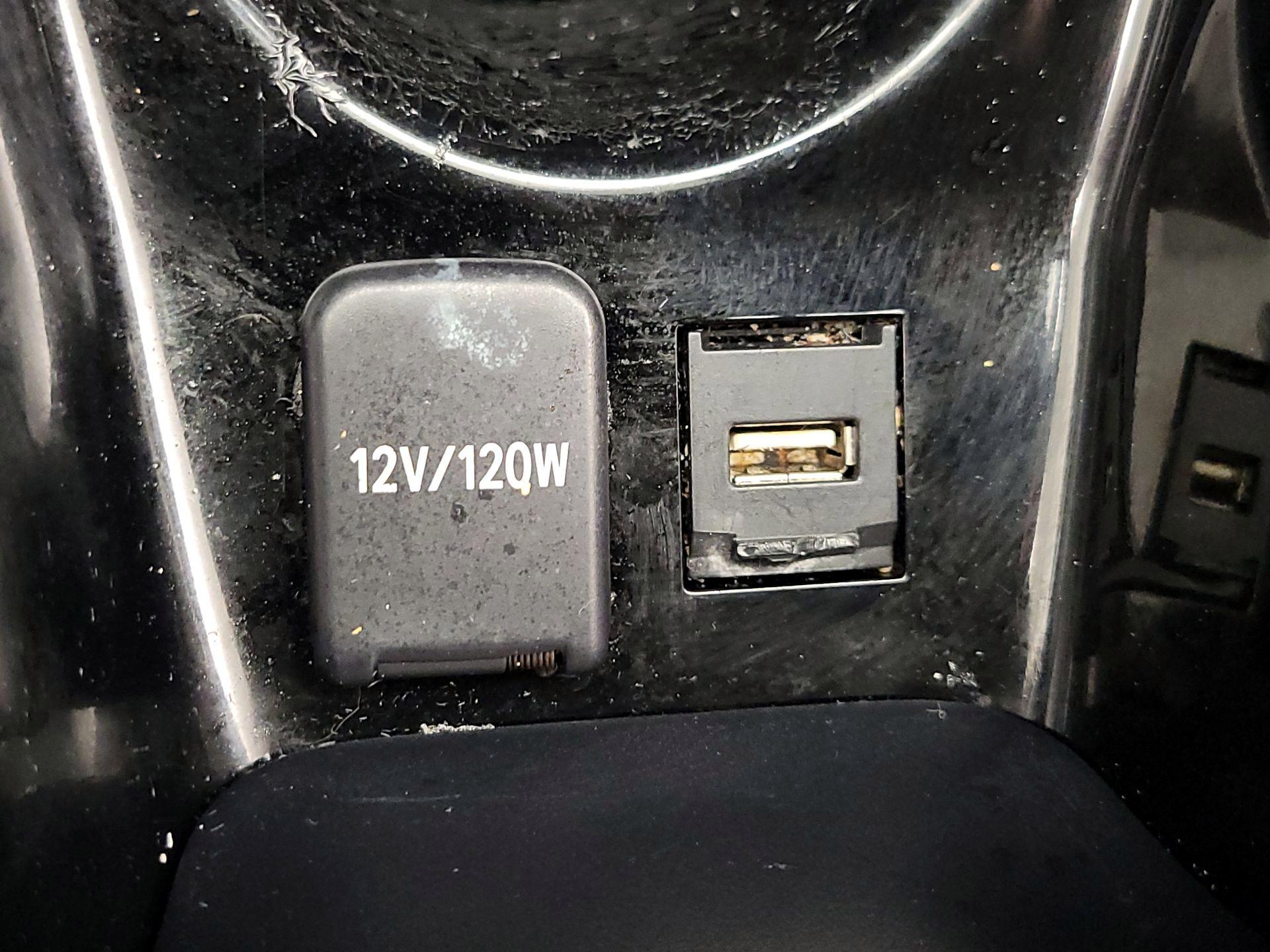 Thumbnail: 2022 Toyota Prius Prime - 18