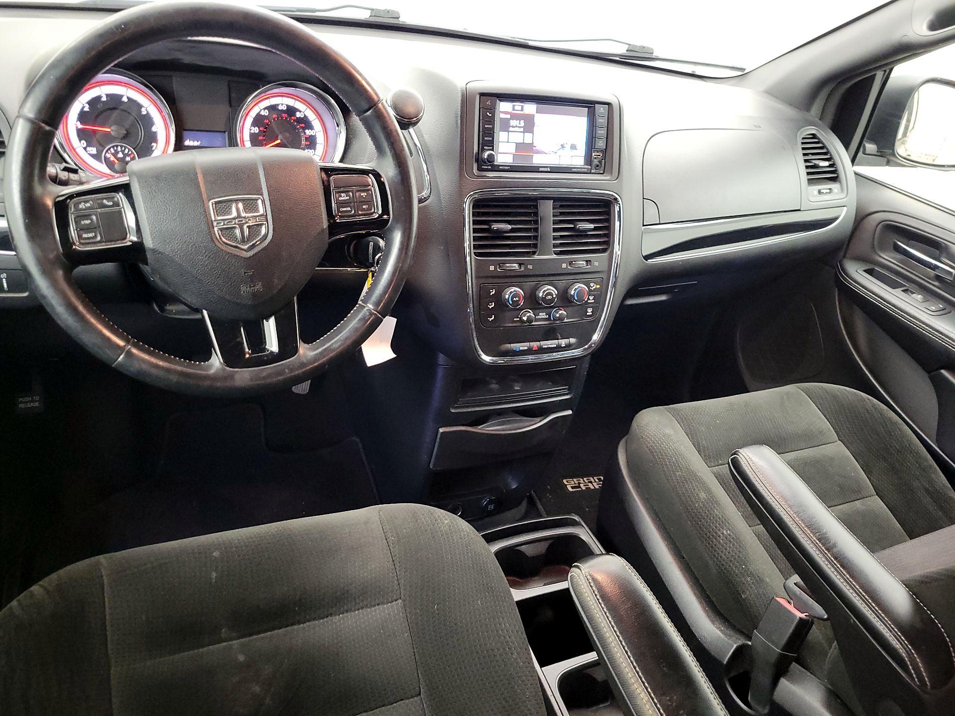 Thumbnail: 2016 Dodge Grand Caravan - 9