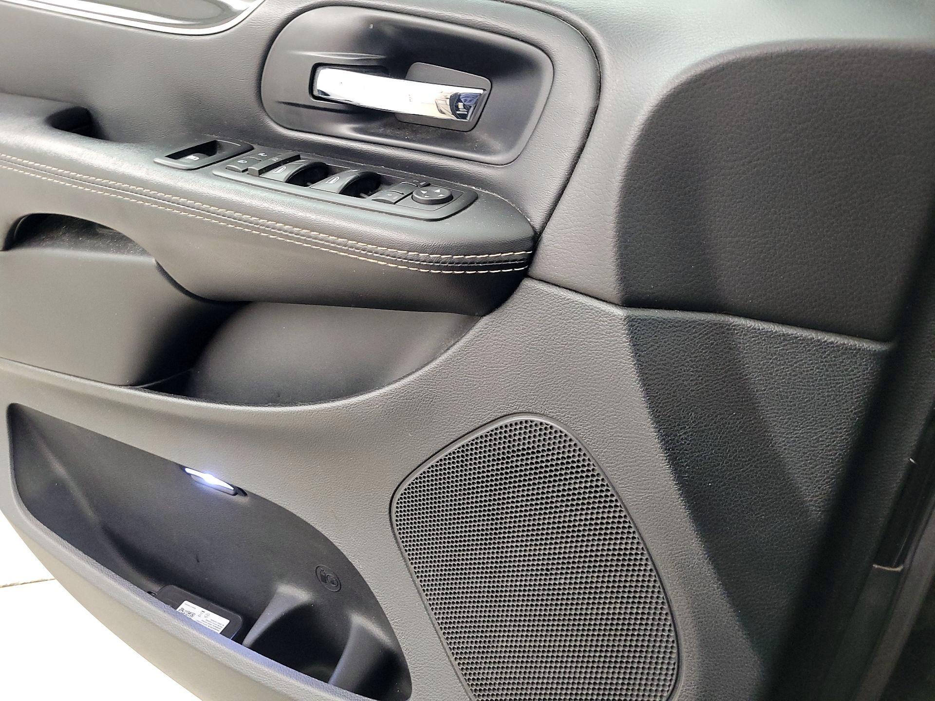 Thumbnail: 2016 Dodge Grand Caravan - 12